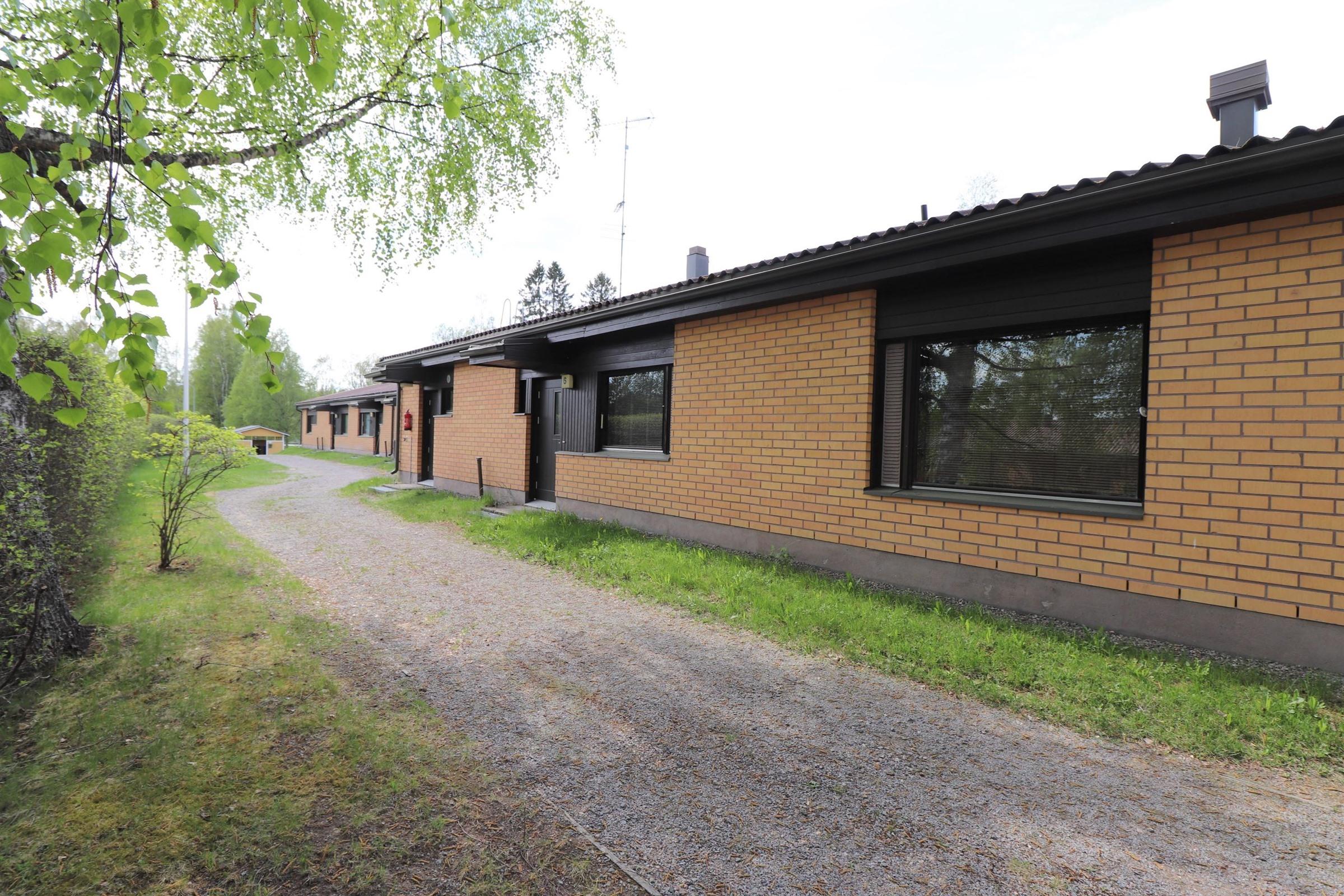 Julkisivu