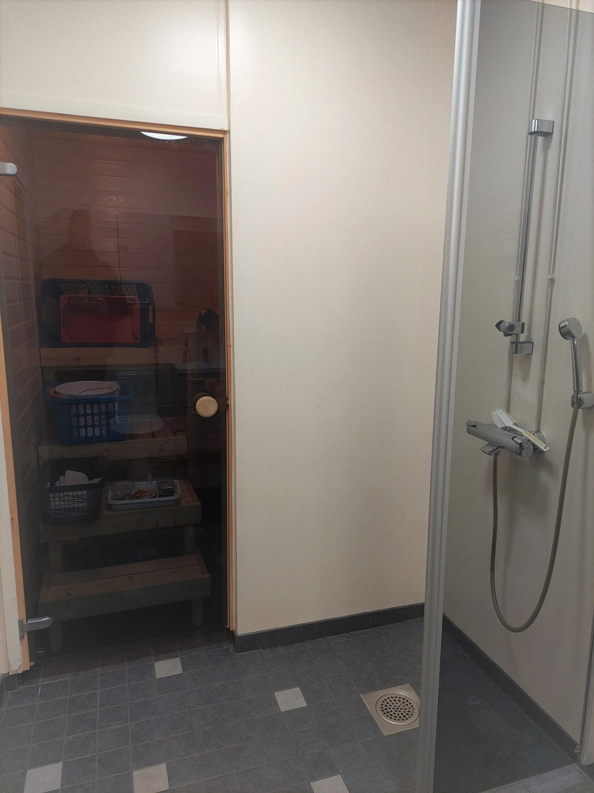 kylpyhuone ja sauna