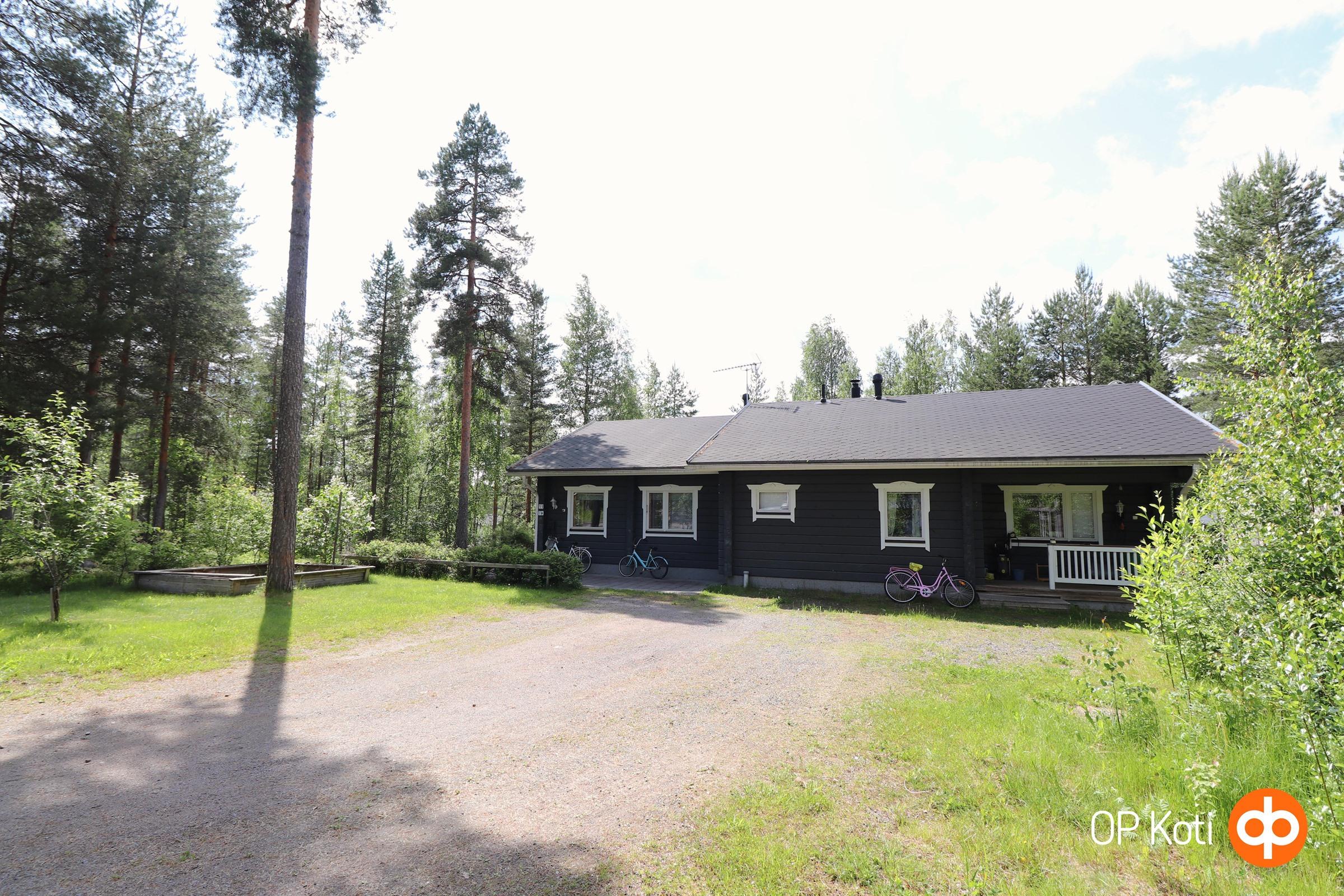 Julkisivu