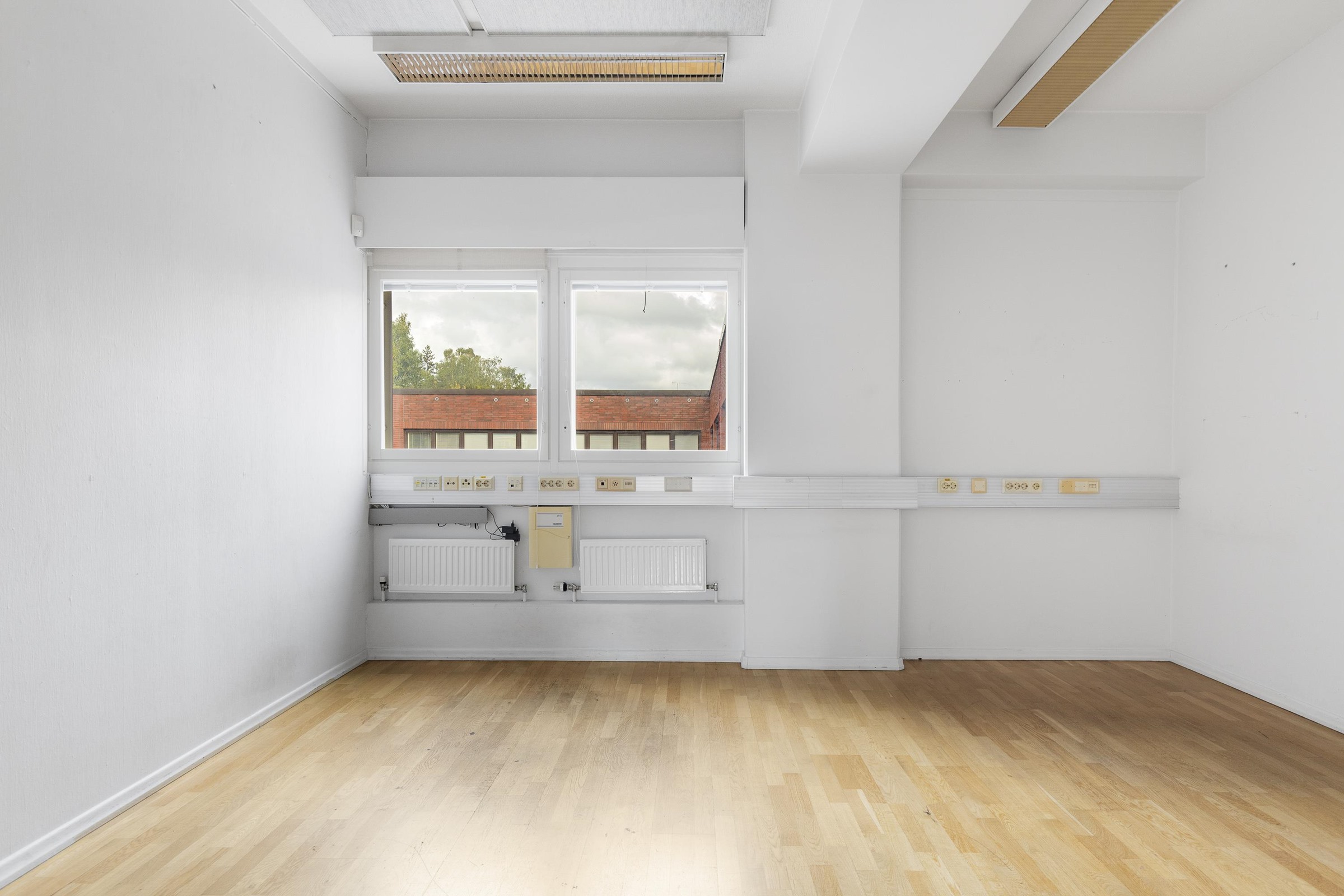 B 24, 180 m²
