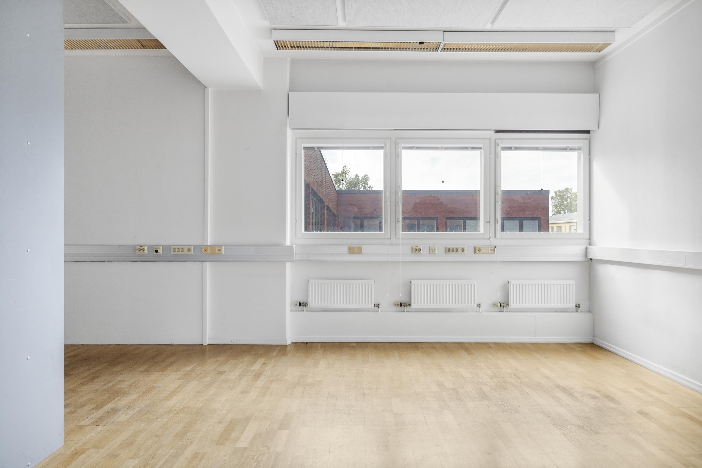B 24, 180 m²