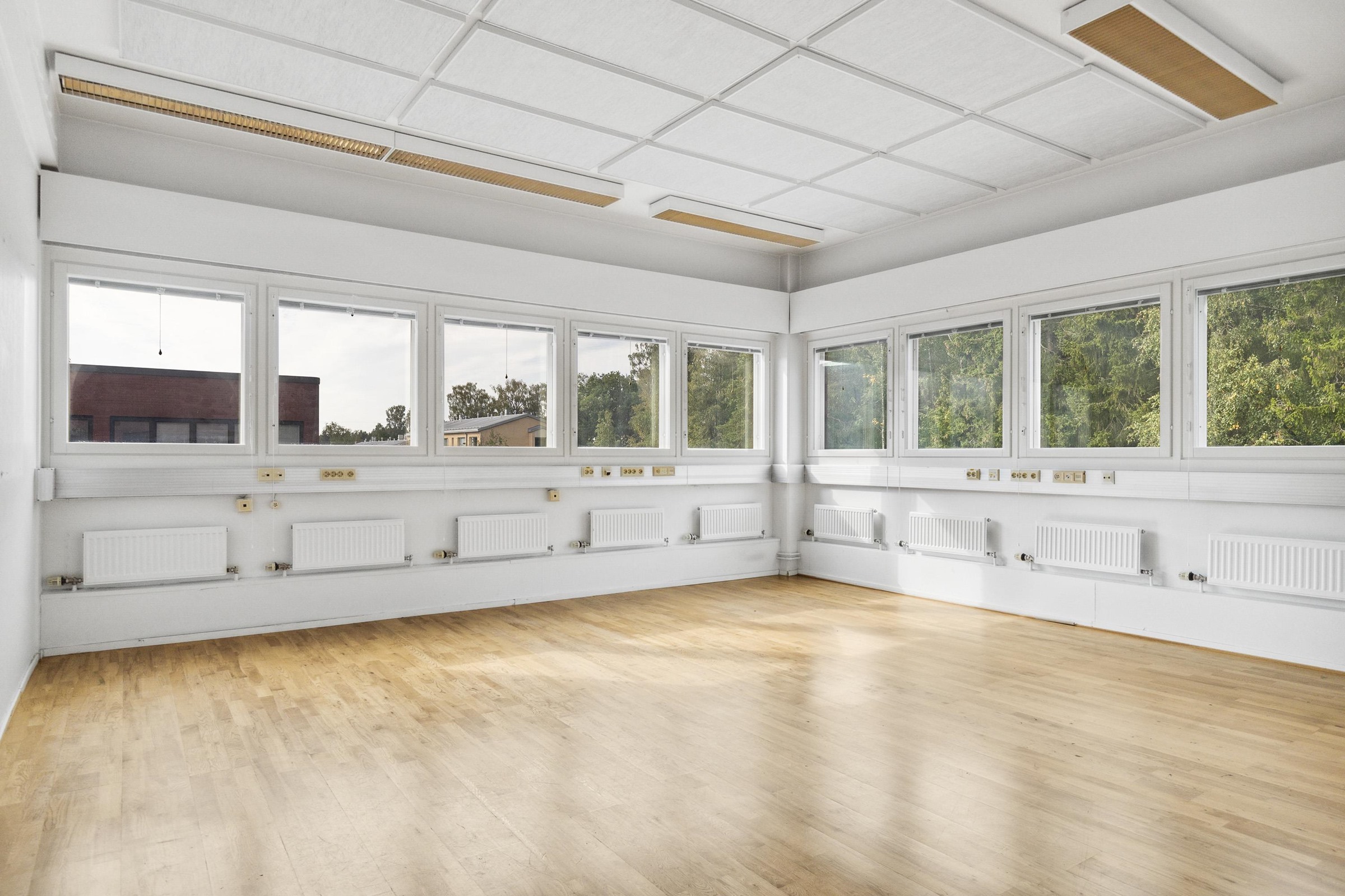 B 24, 180 m²