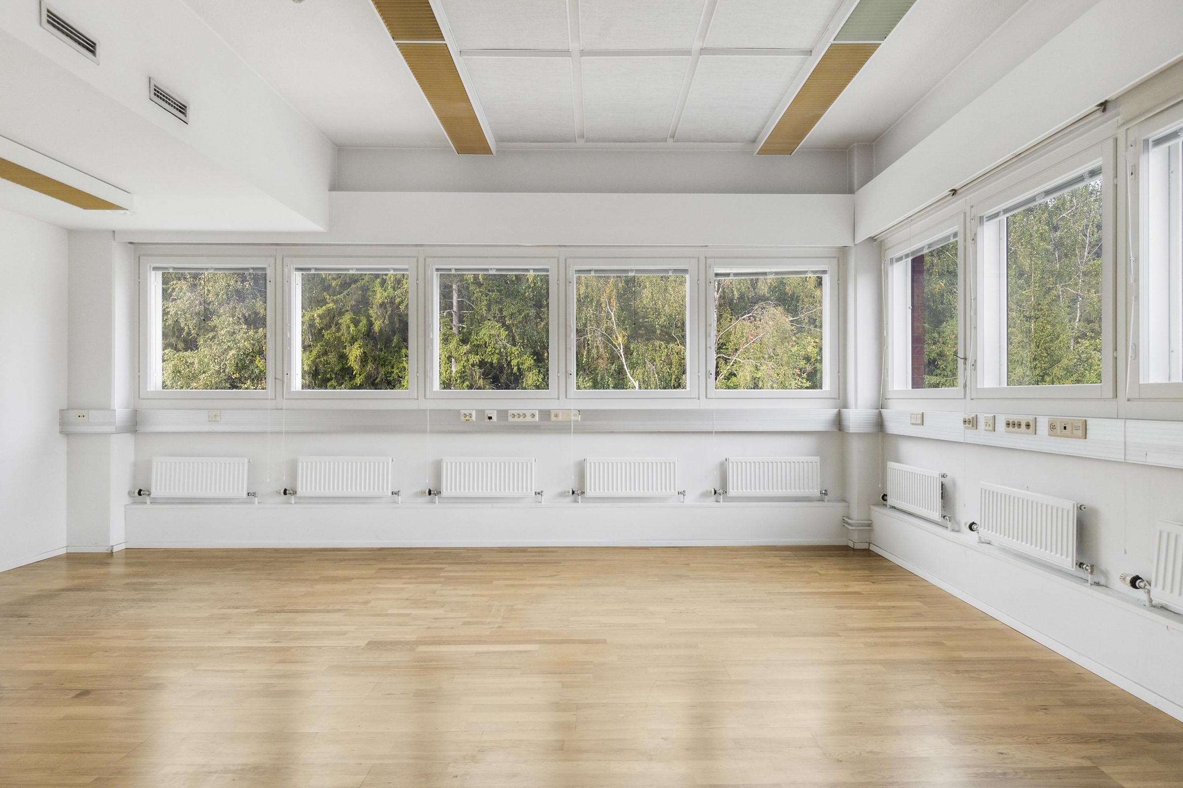 B 24, 180 m²