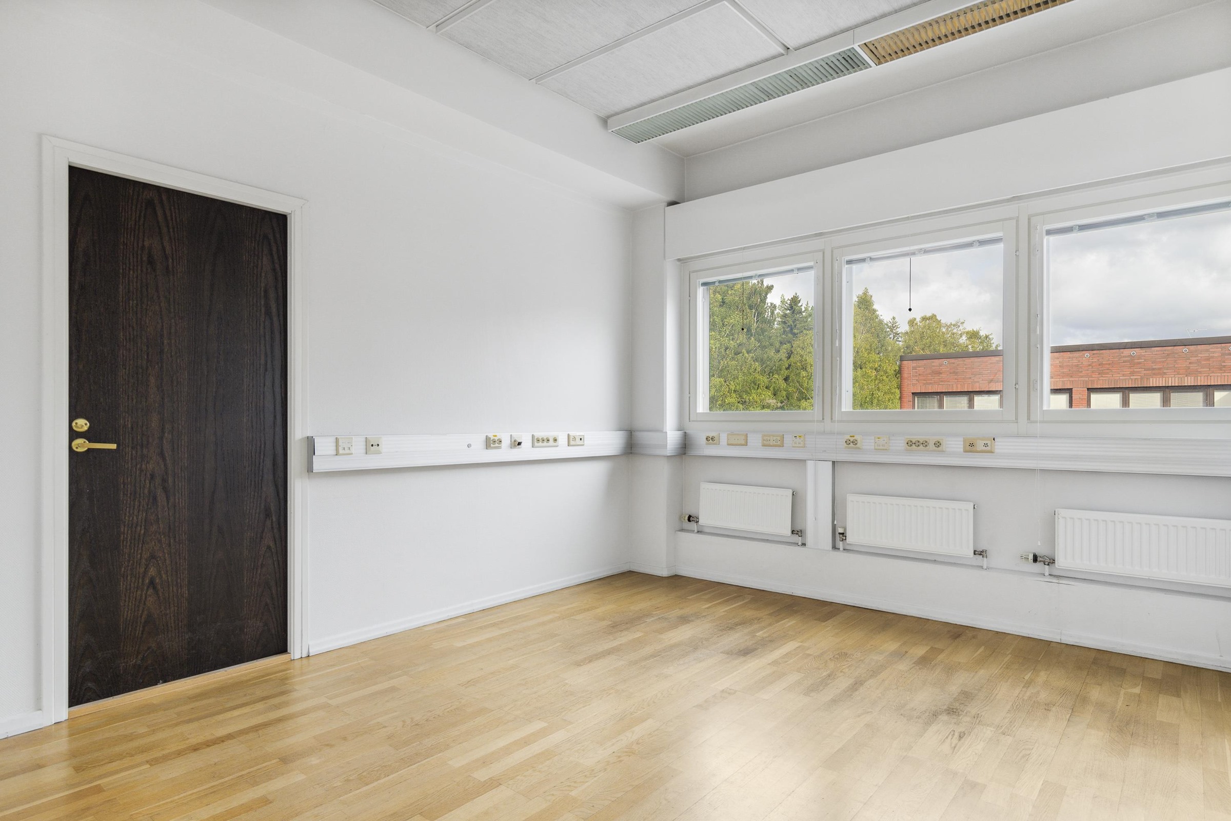 B 24, 180 m²