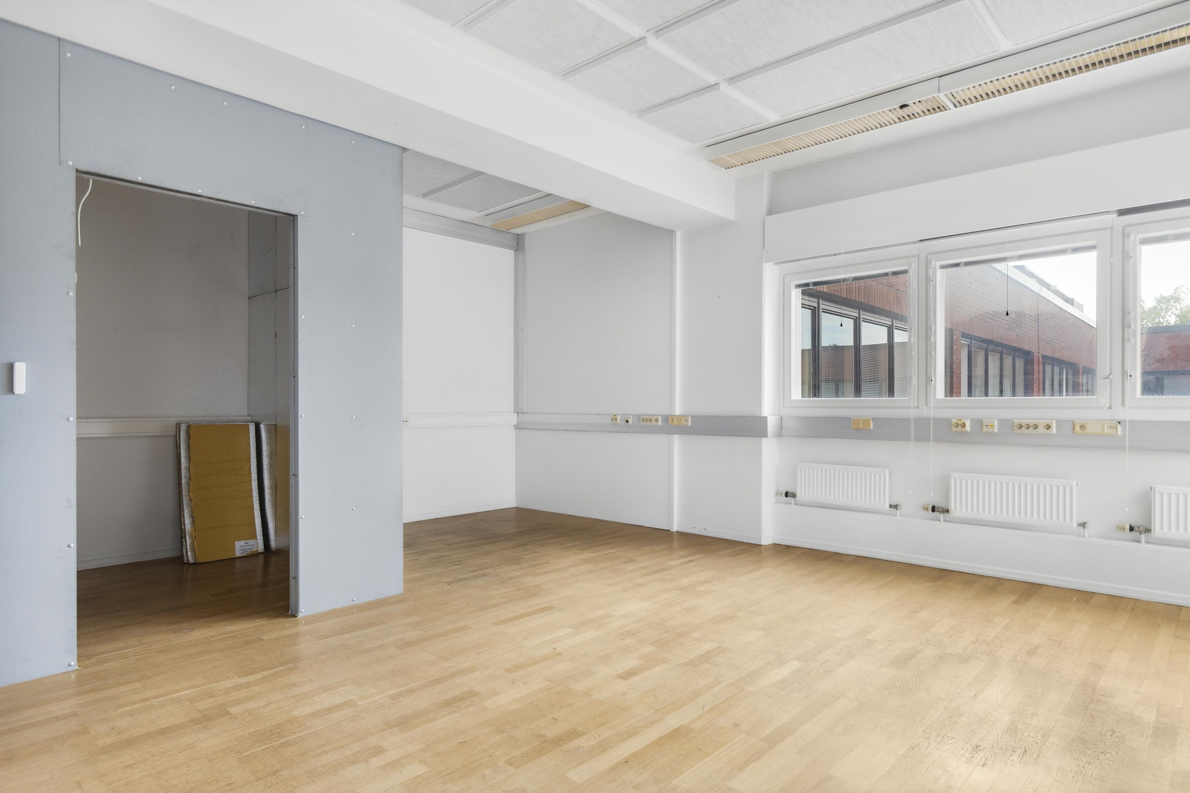 B 24, 180 m²