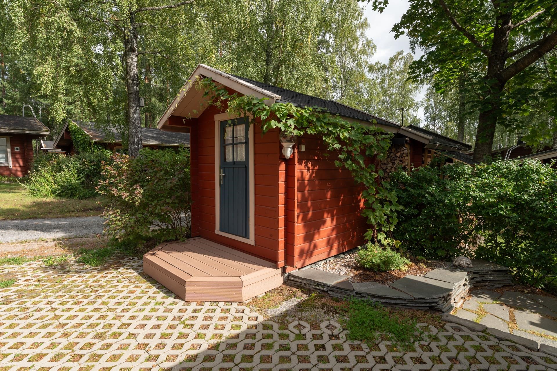 Varastorakennus - Förrådsbyggnad