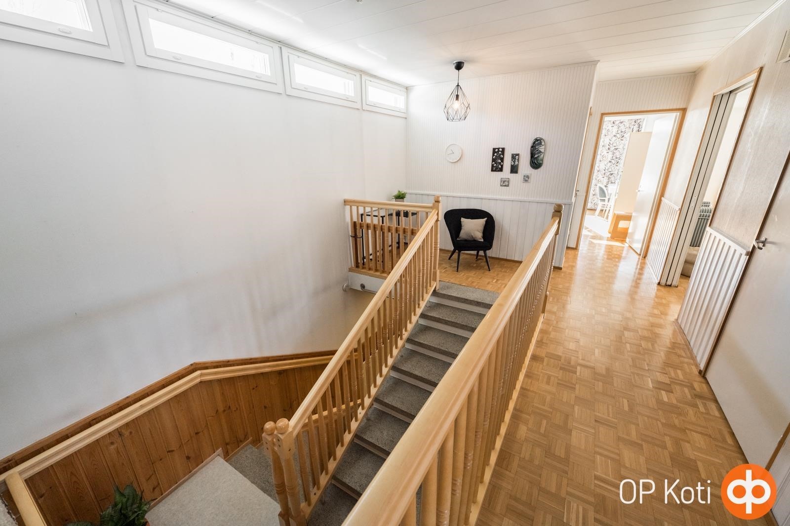 yläkerran aula