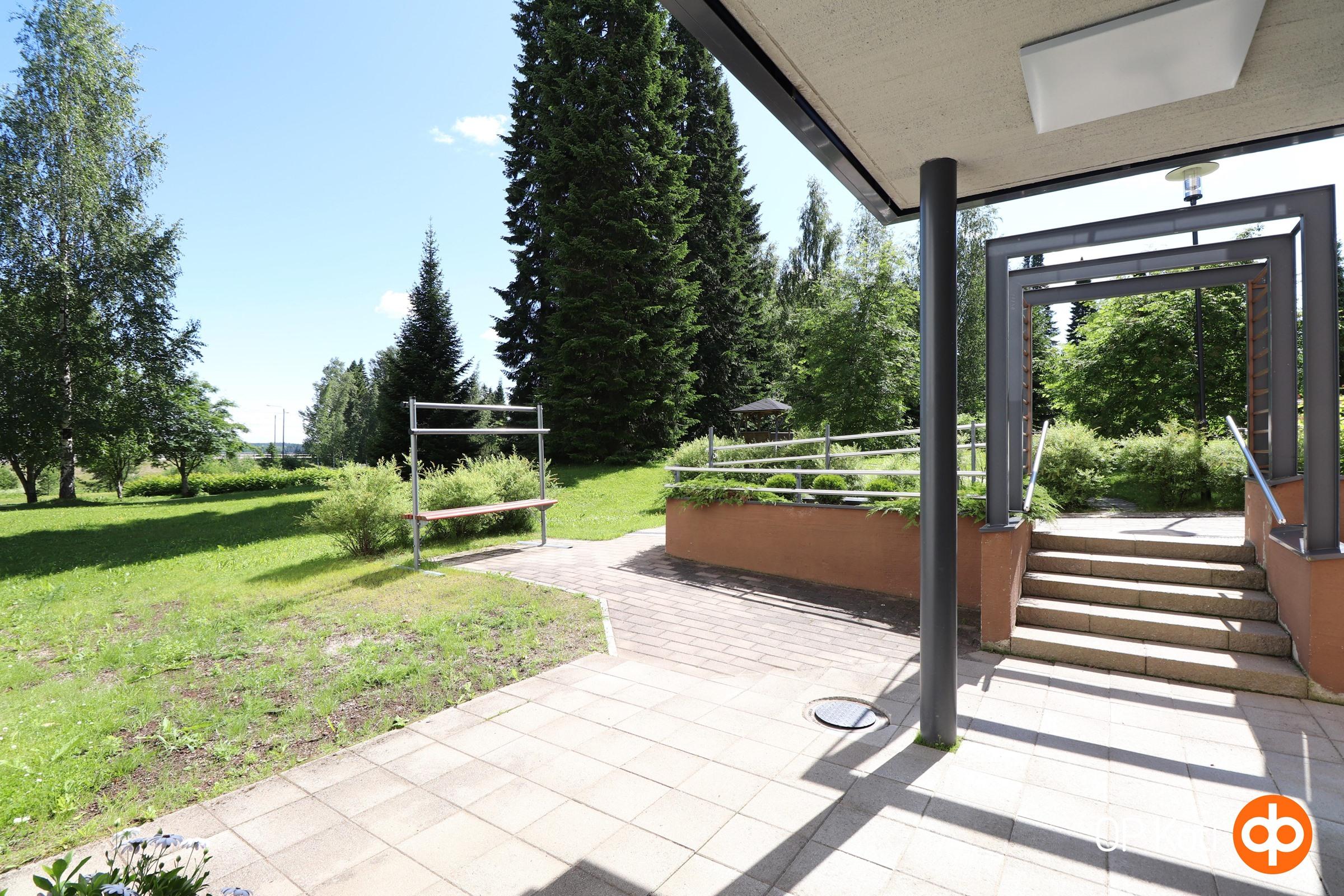 Sisäänkäynti