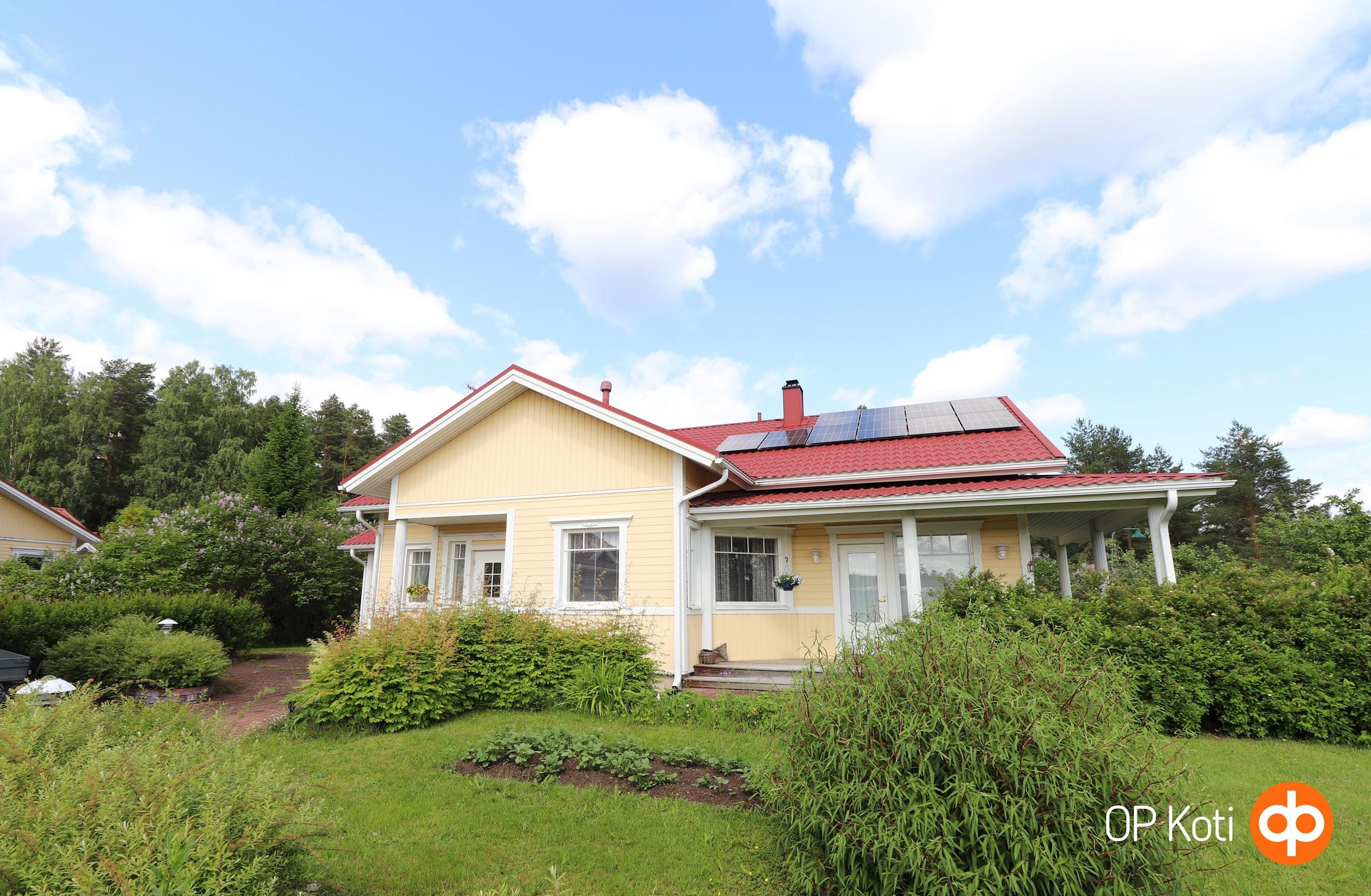 Julkisivu