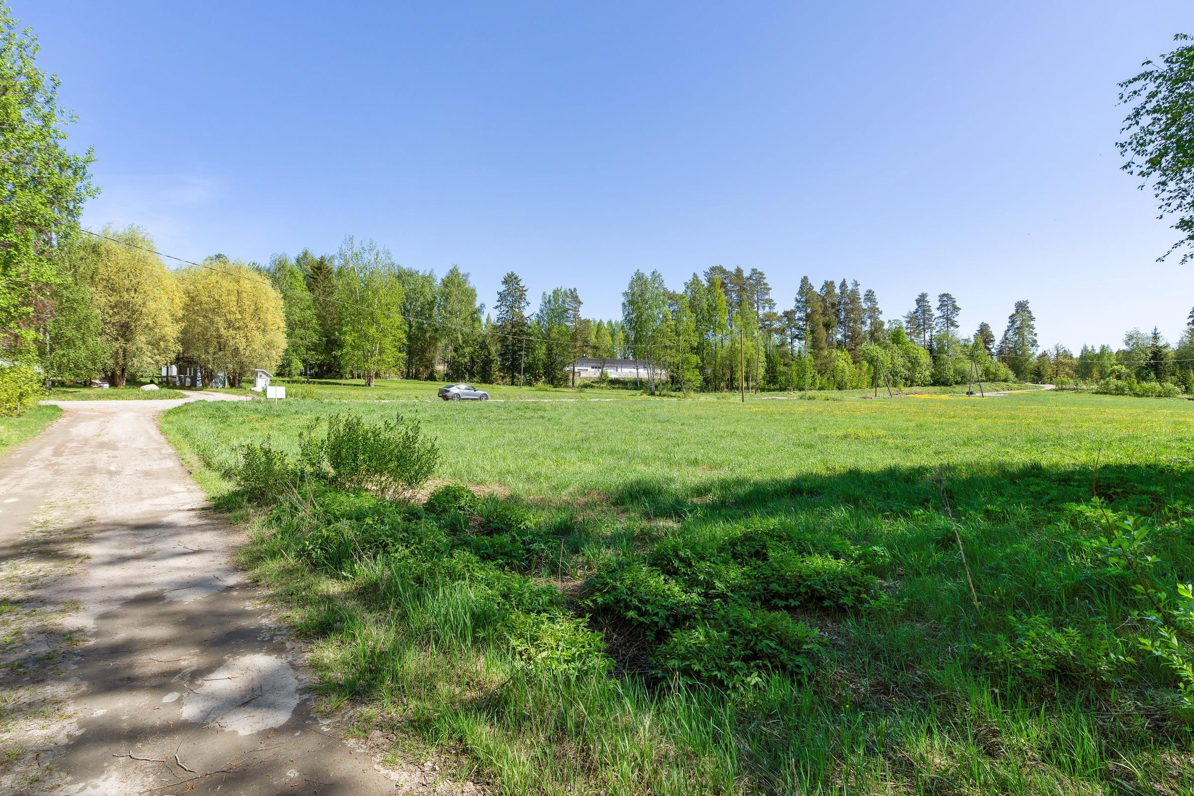 Avoin peltomaisema