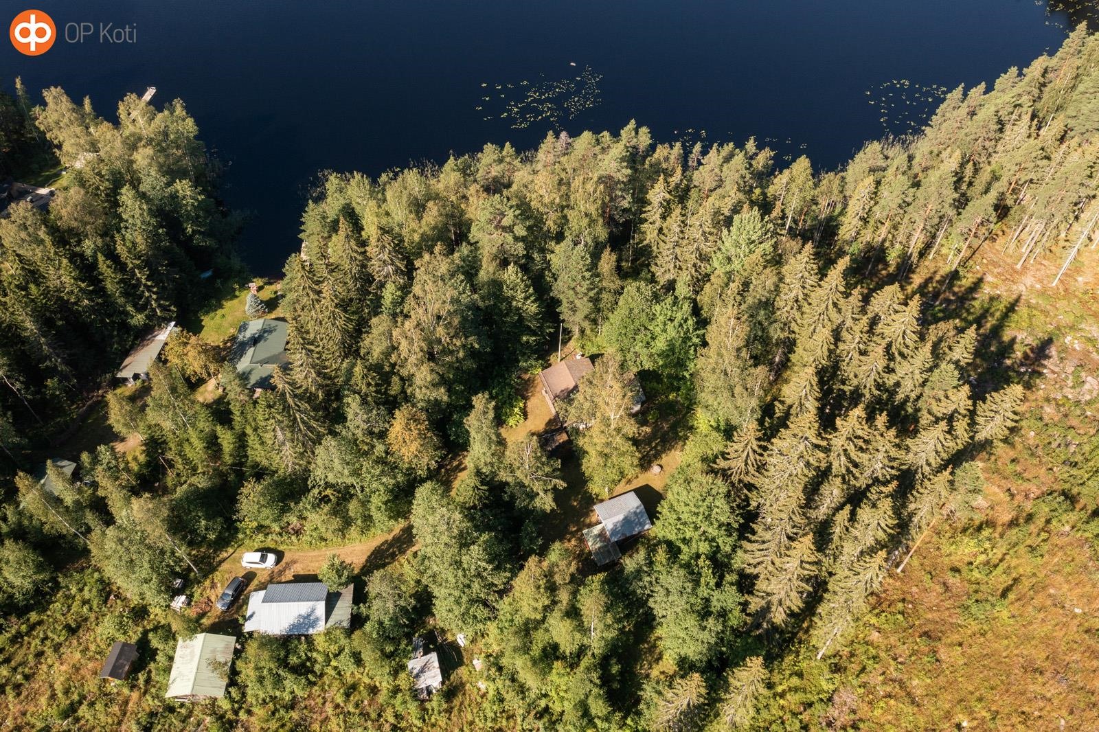 Kiinteistö yläpuolelta