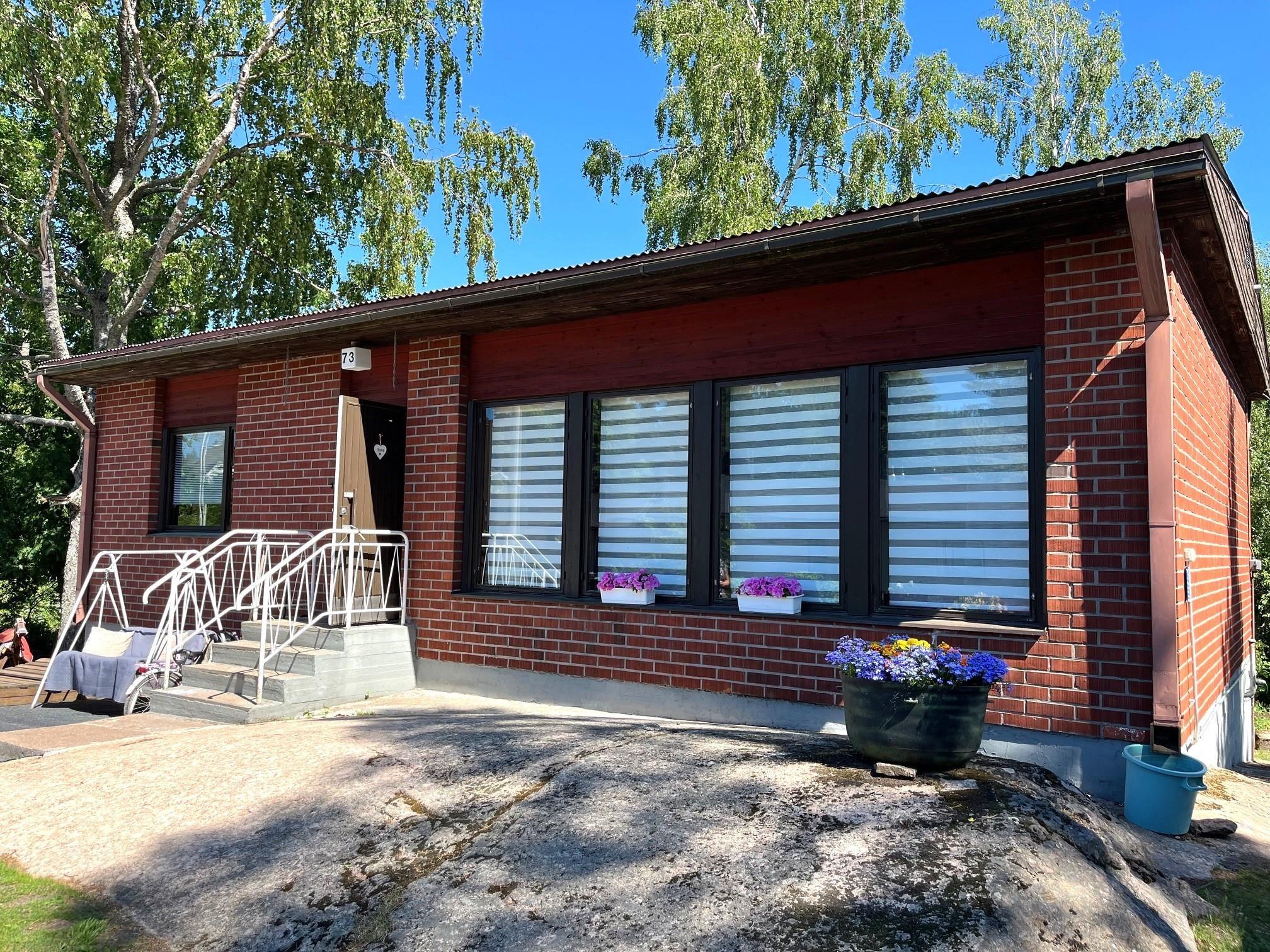 julkisivu