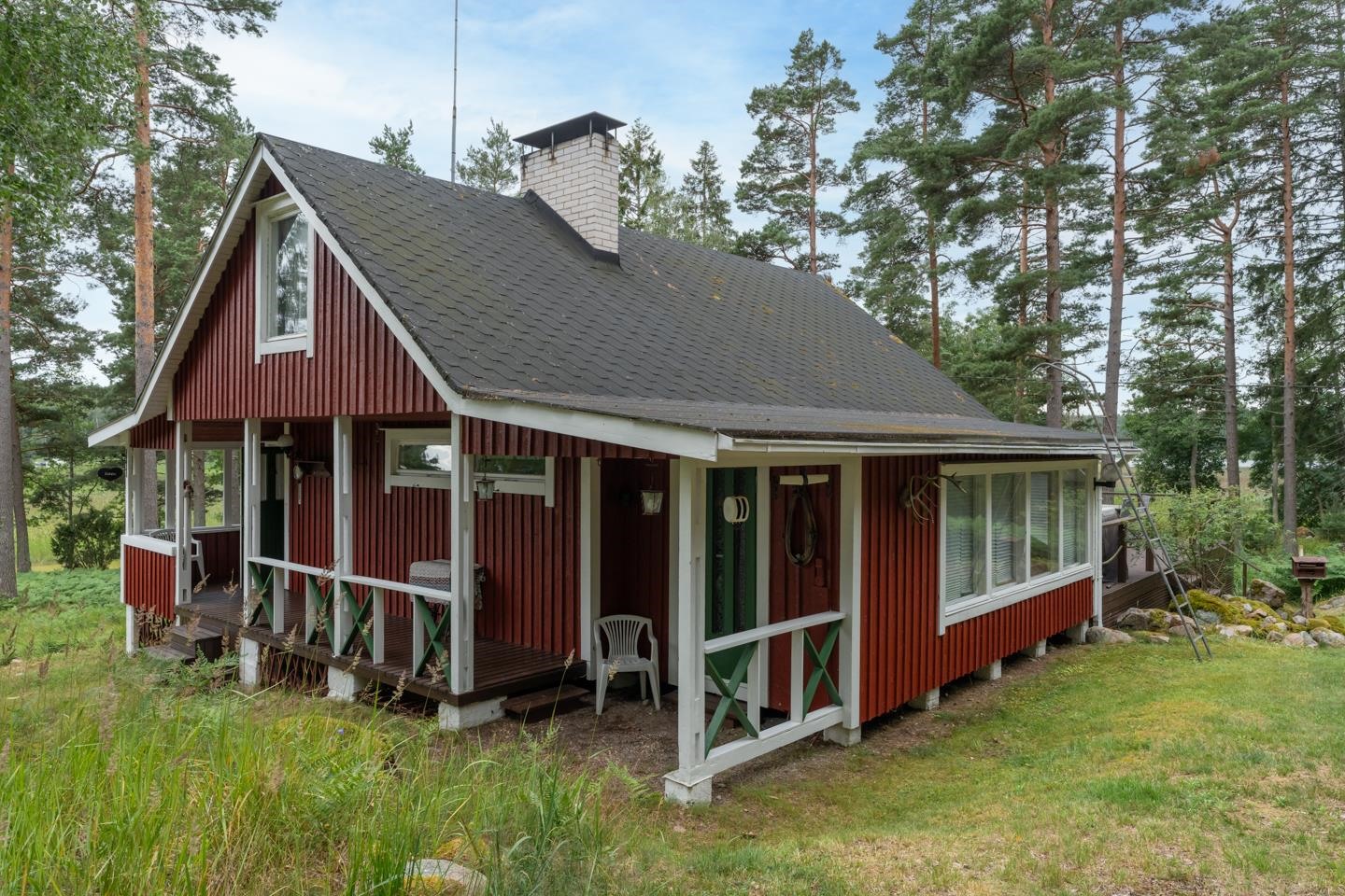 Vapaa-ajan mökki - Fritidsstugan