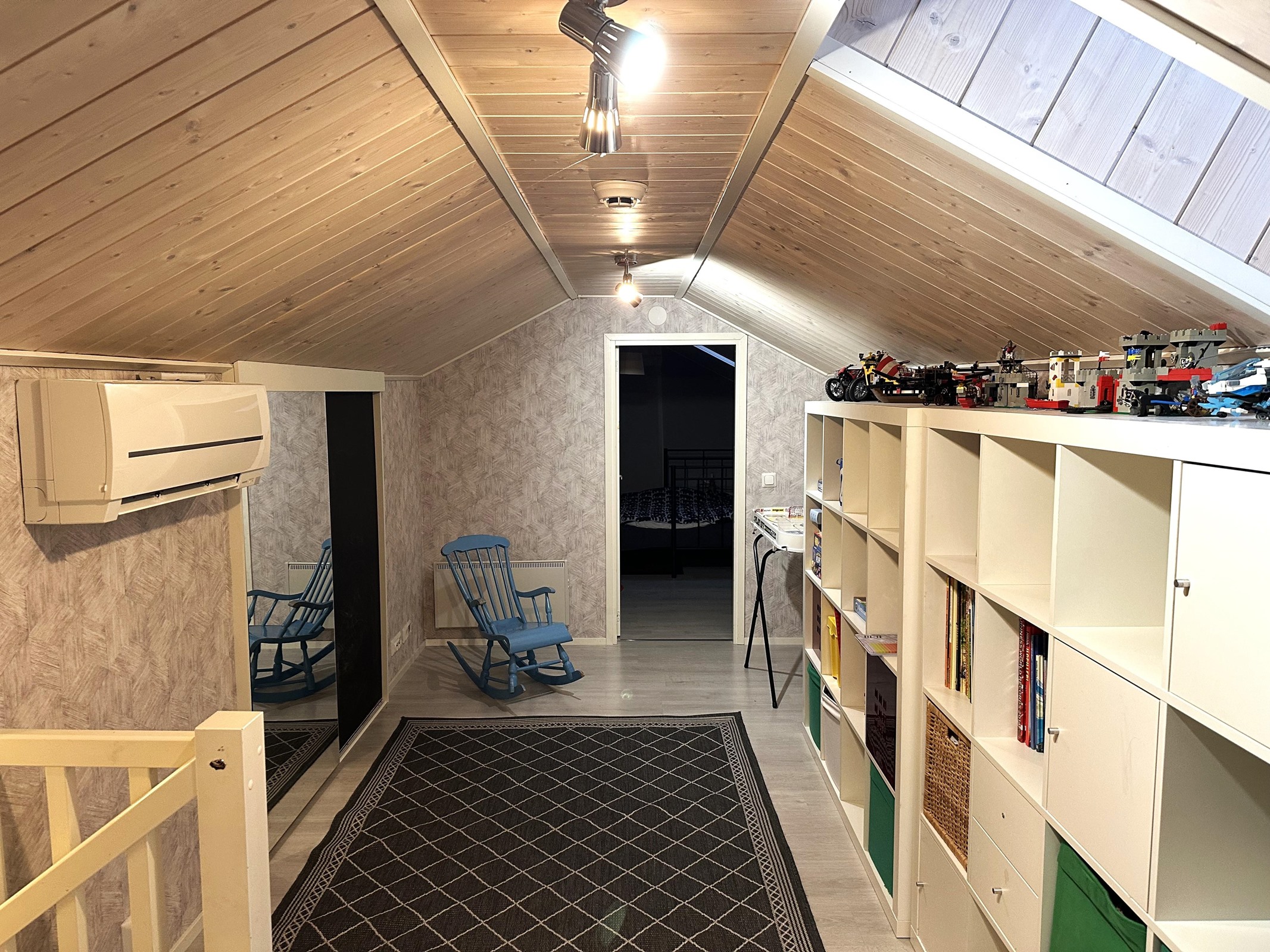Yläkerran aula