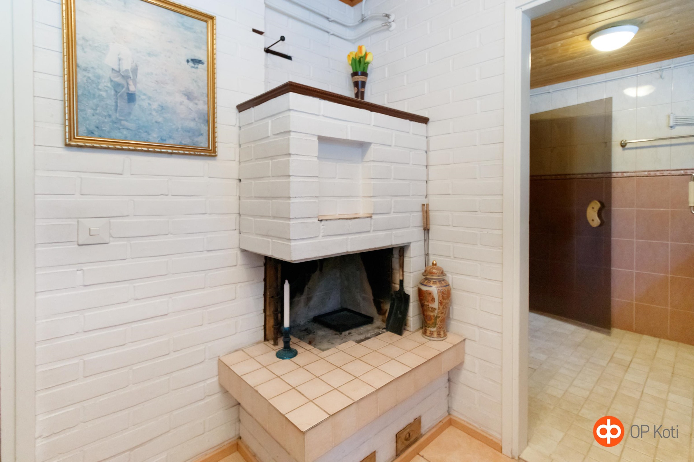 Takkahuone / eteinen