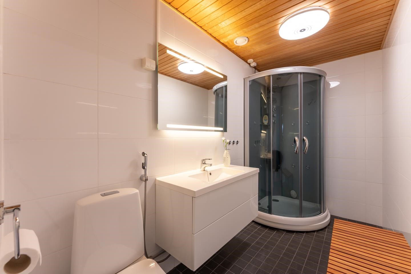 Kylpyhuone  - Badrum