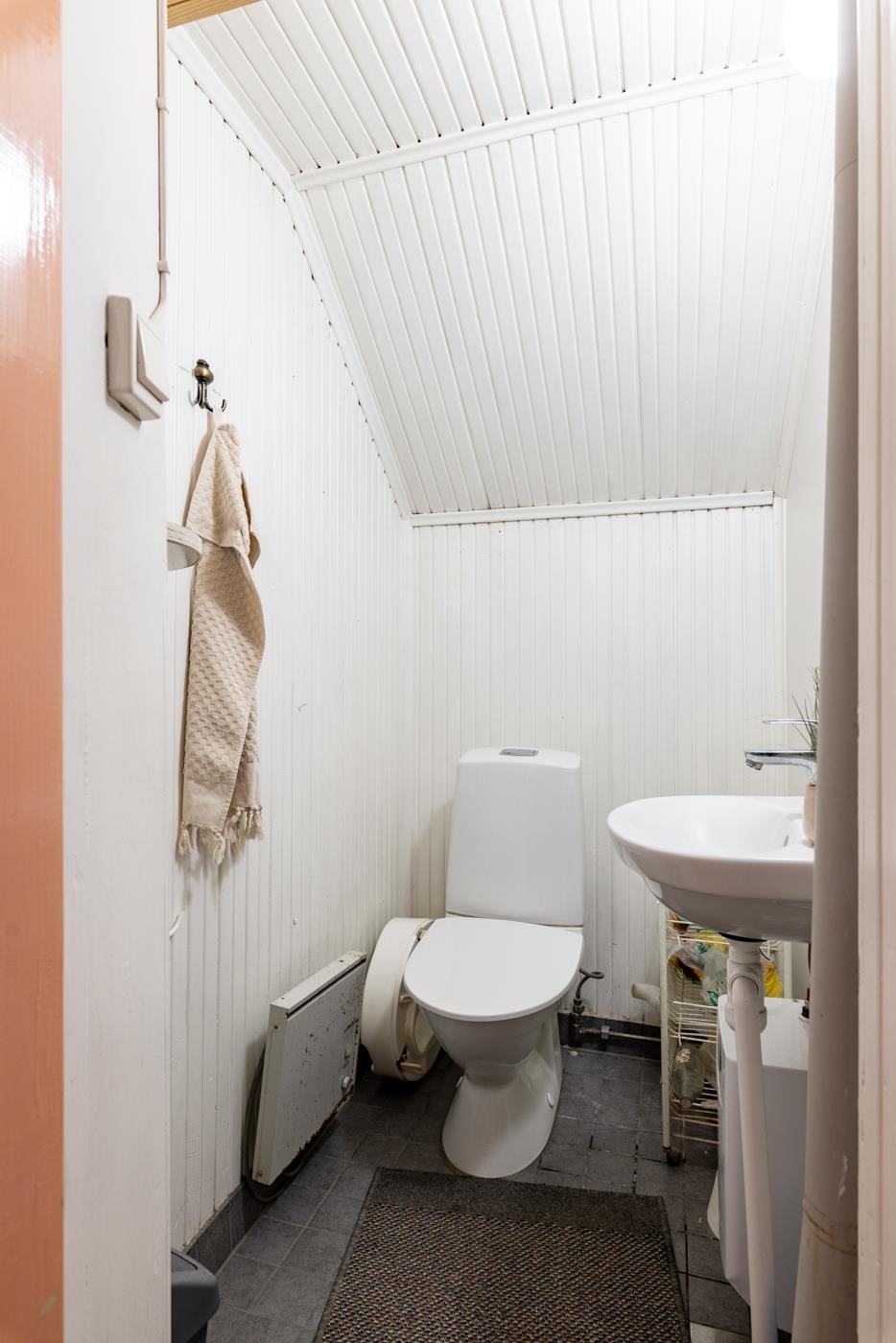 wc on yhteinen naapurin kanssa