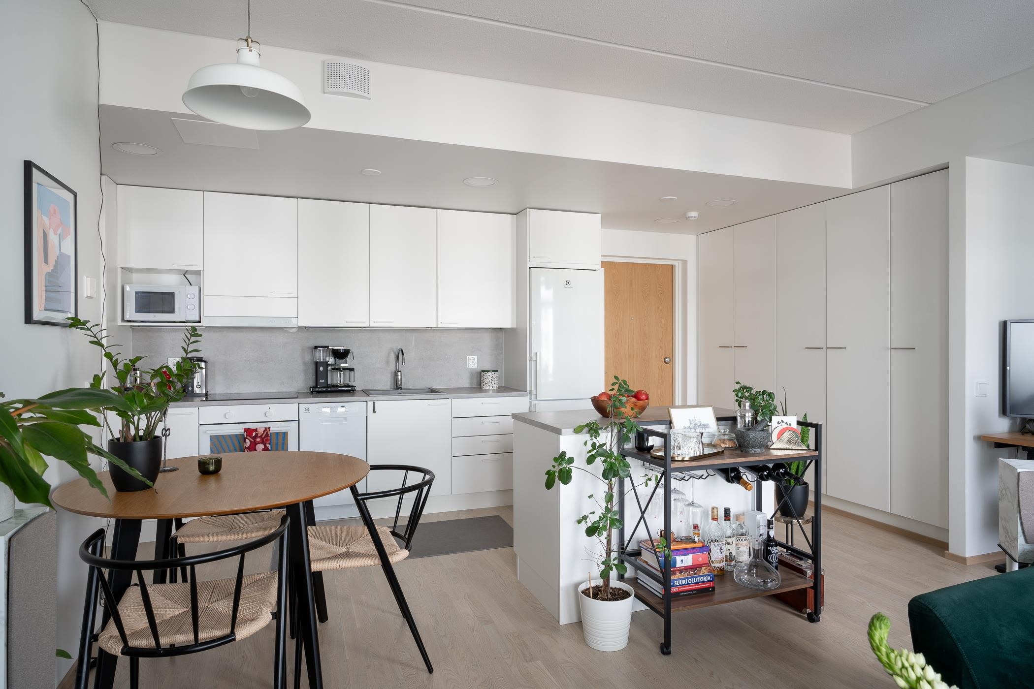 avokeittiö saarekkeella