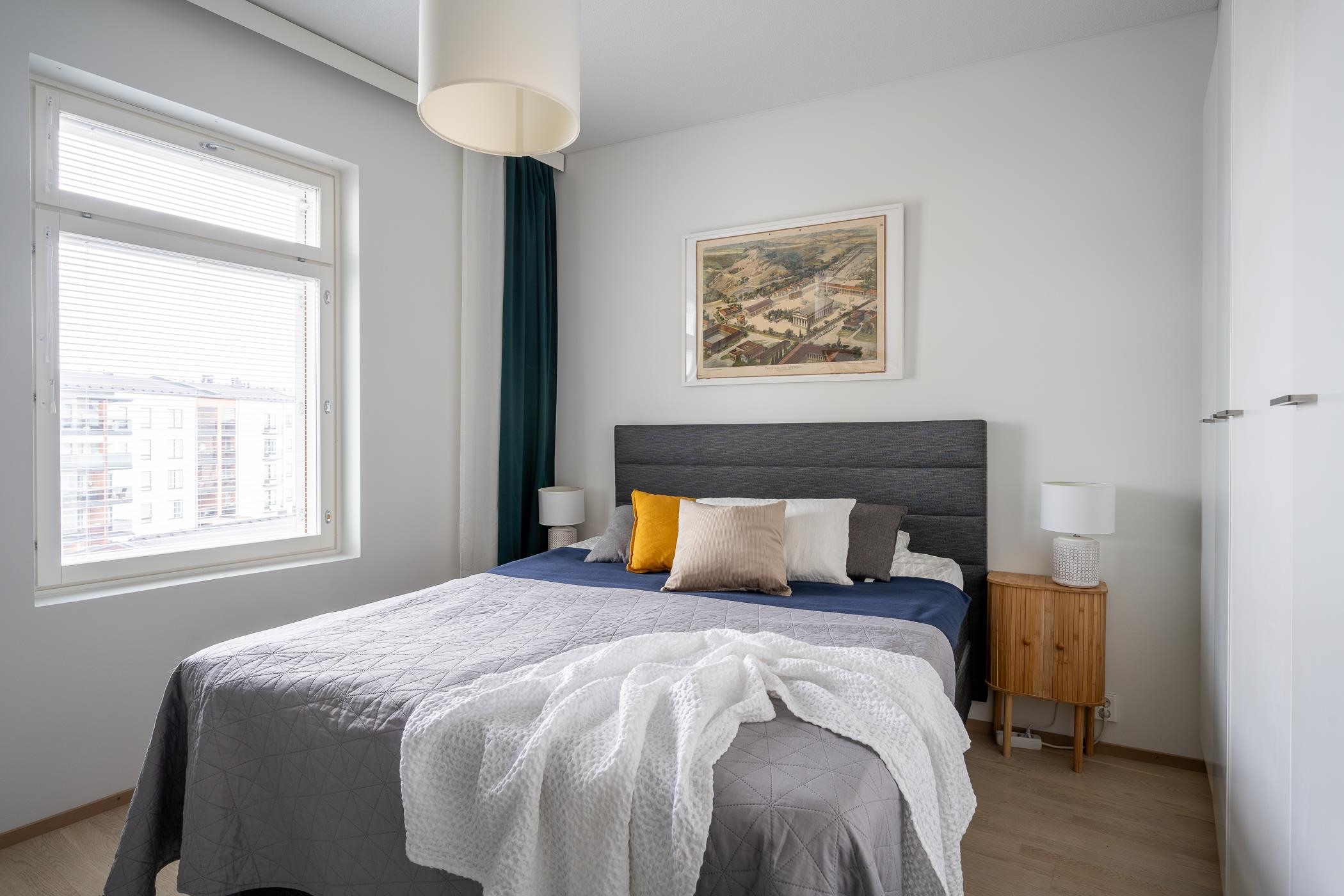 makuuhuoneessa kaapistot