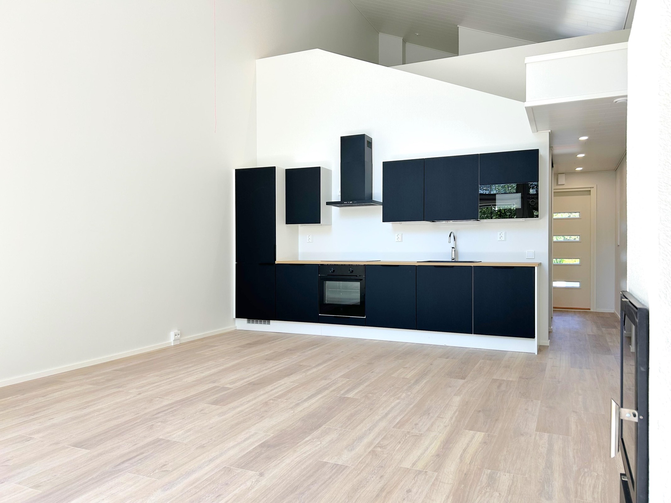 Tyylikäs Puustellin keittiö