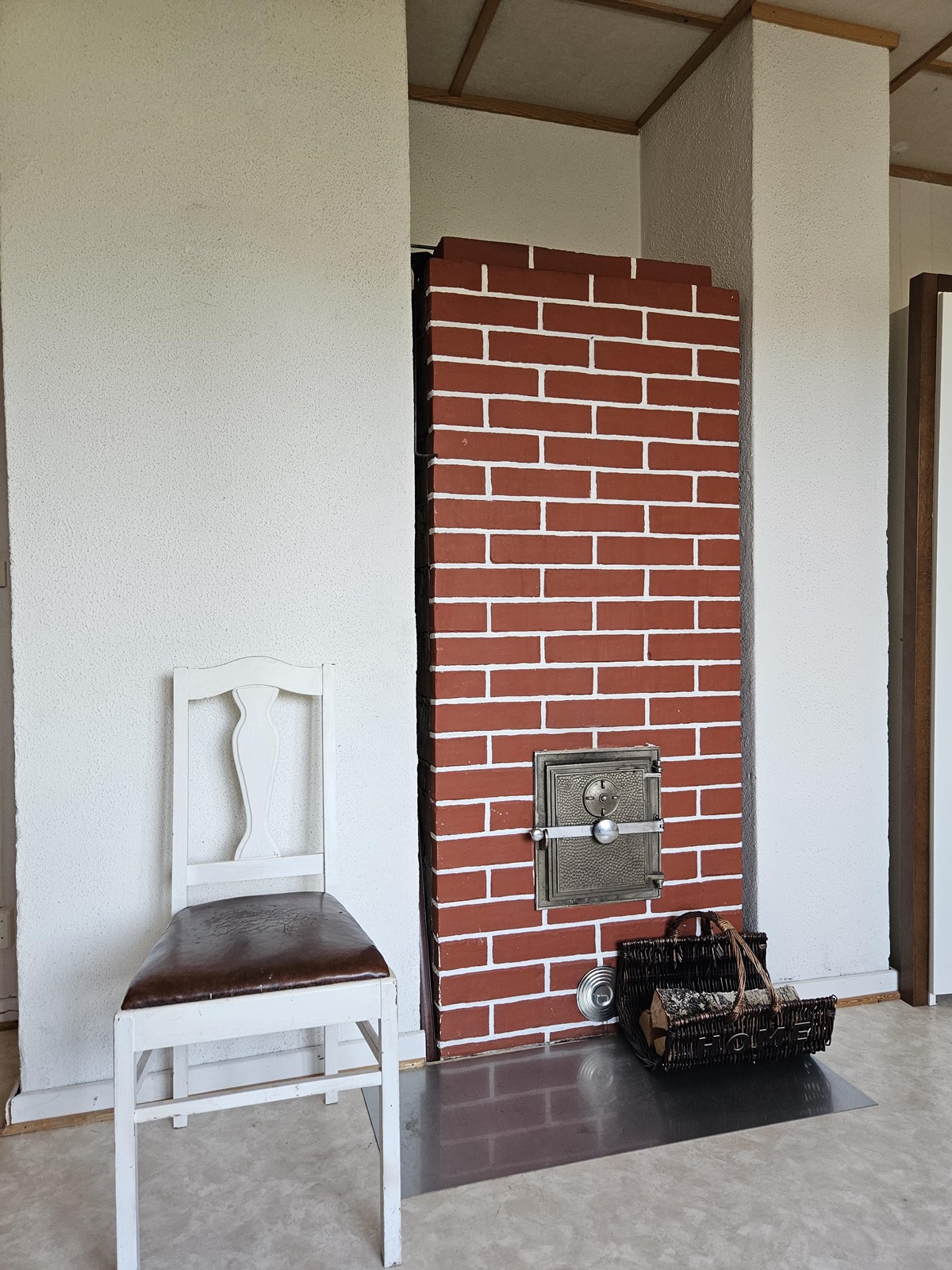 tulipesä yläkerran toisessa makuuhuoneessa