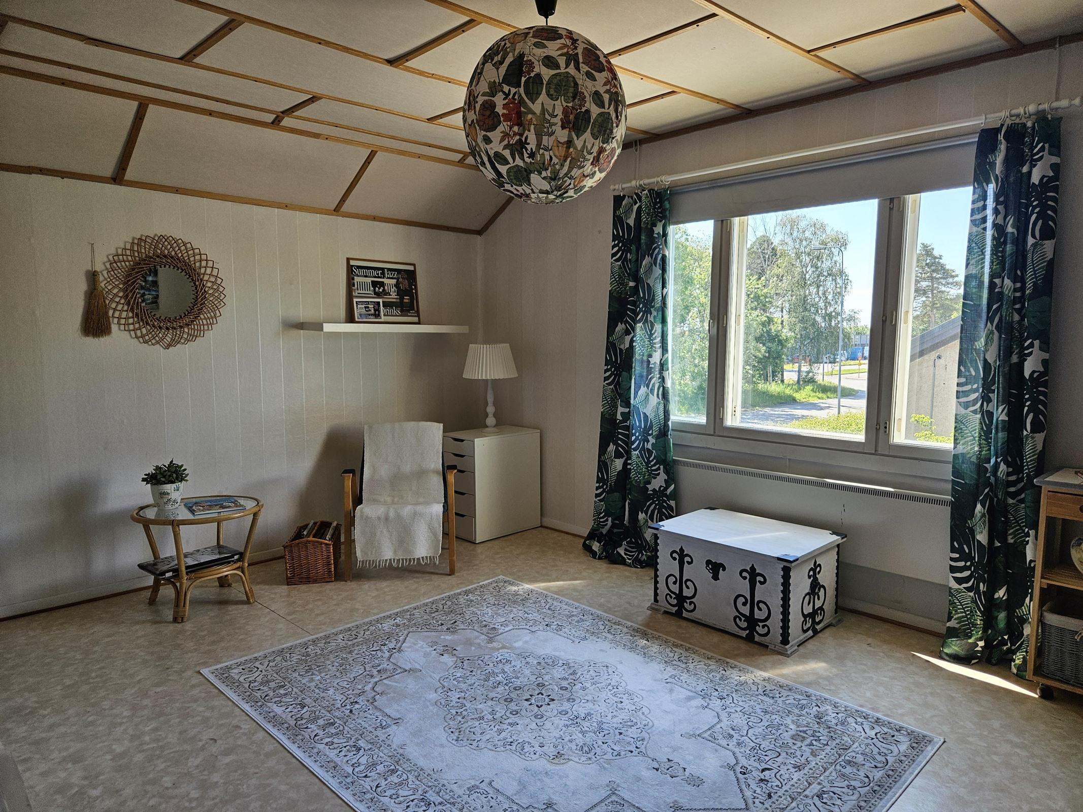 yläkerran makuuhuone 2