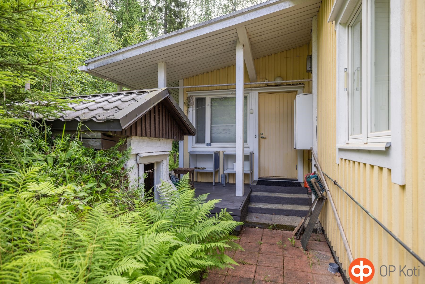 siäänkäynti takakuistilta