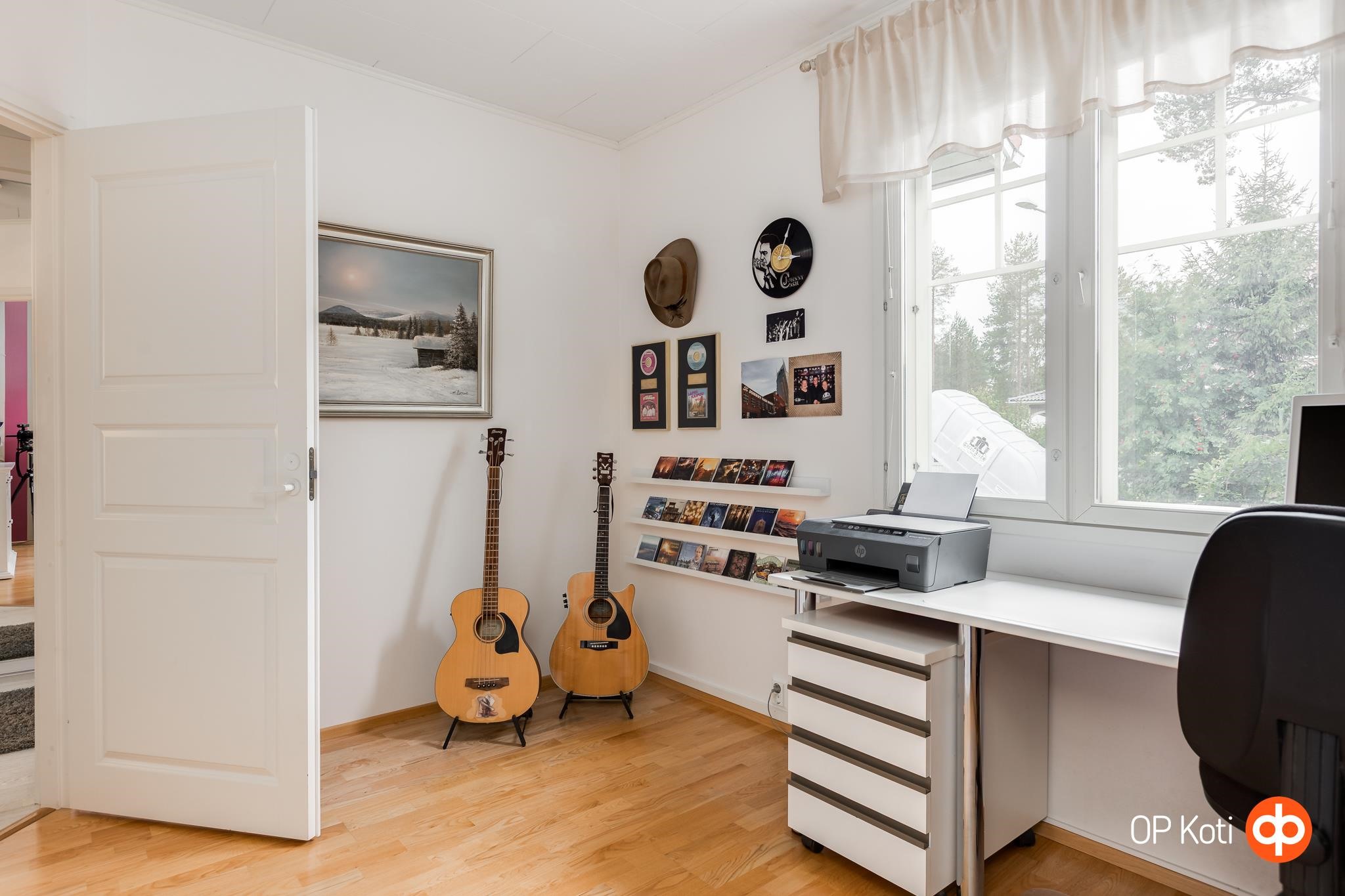 mh/työhuone alakerta