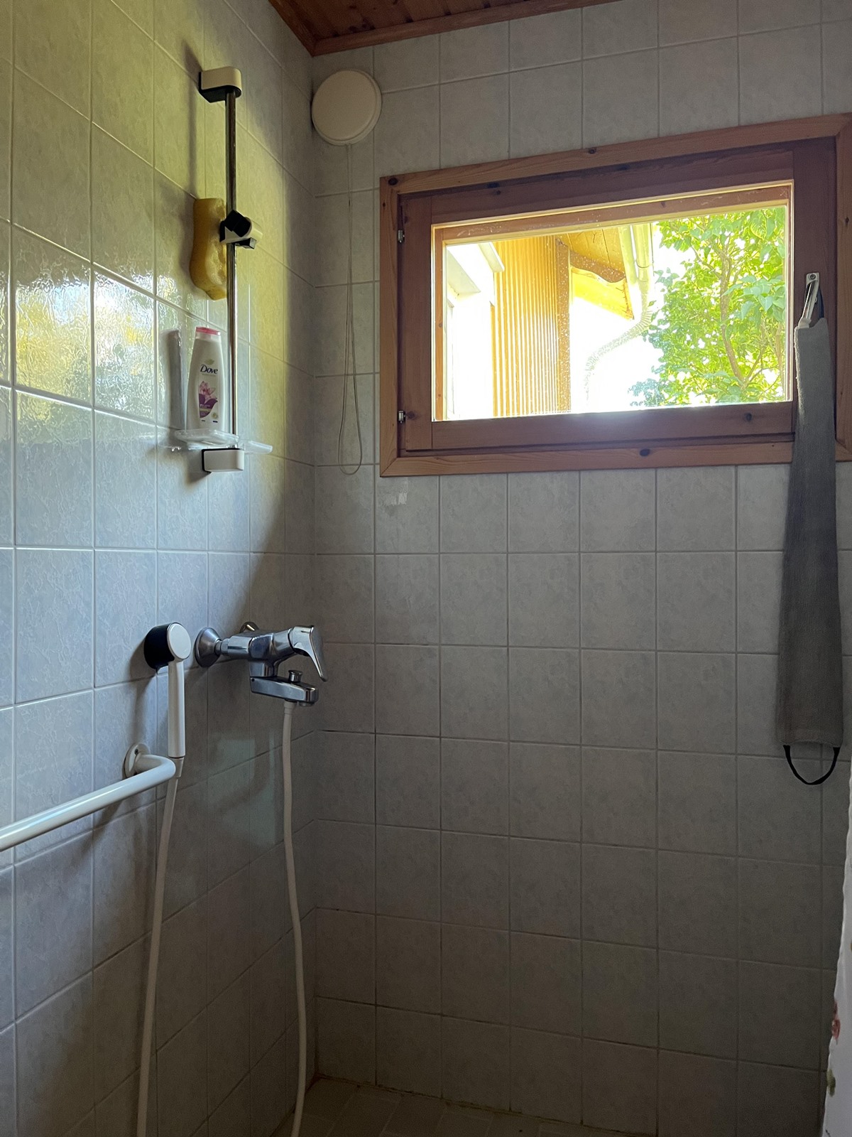 kylpyhuone päärakennuksessa