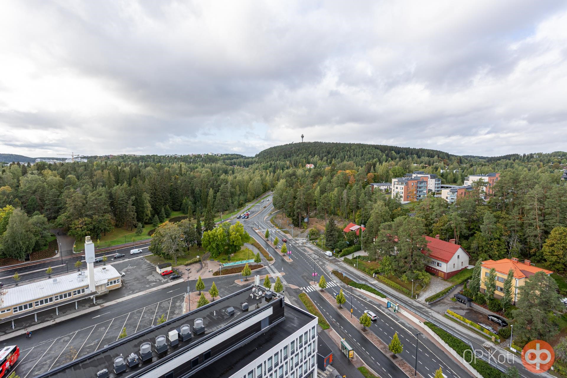 Näkymä Puijolle taloyhtiön saunatiloista
