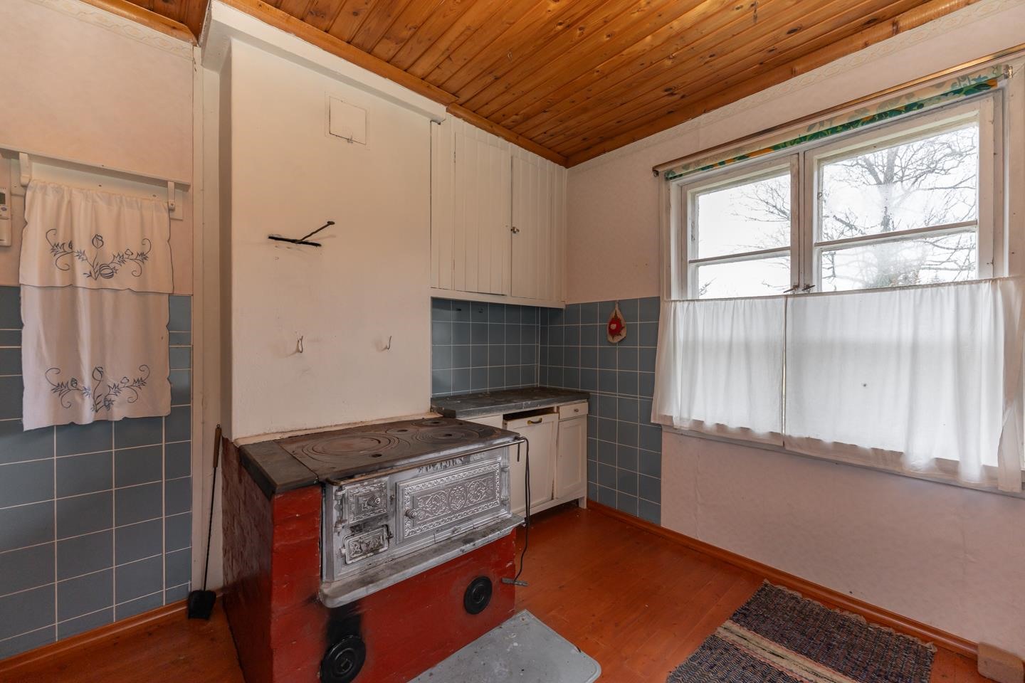 Vanha hirsitalo / Gammla stockhuset