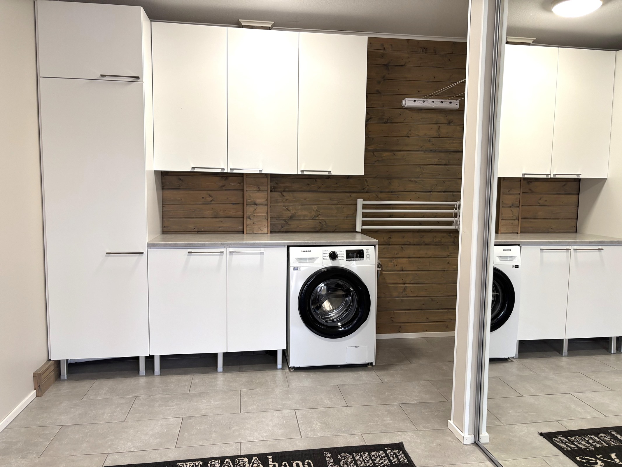 Kodinhoitohuone, käynti ulos