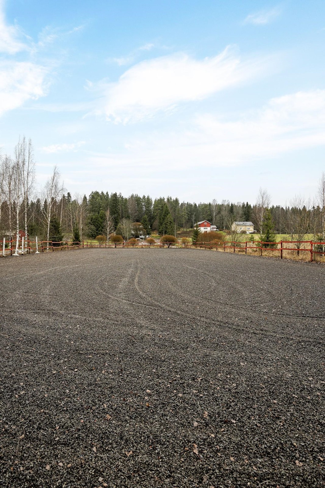 Upea ratsastuskenttä