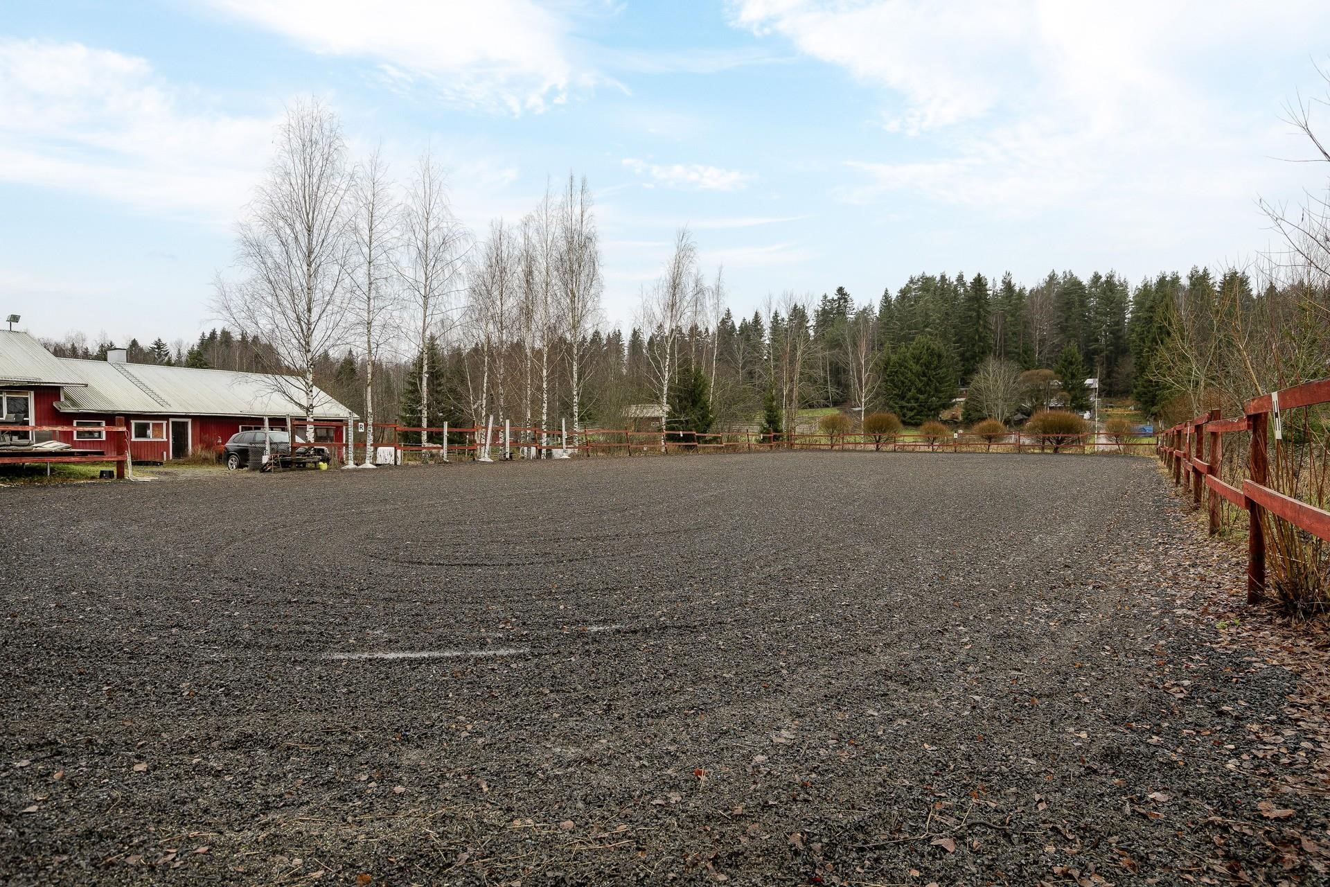 Upea ratsastuskenttä