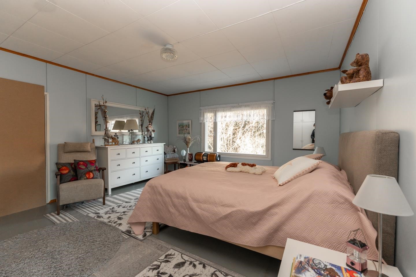 Makuuhuone 2 (vintti) - Sovrum 2 (vinden)