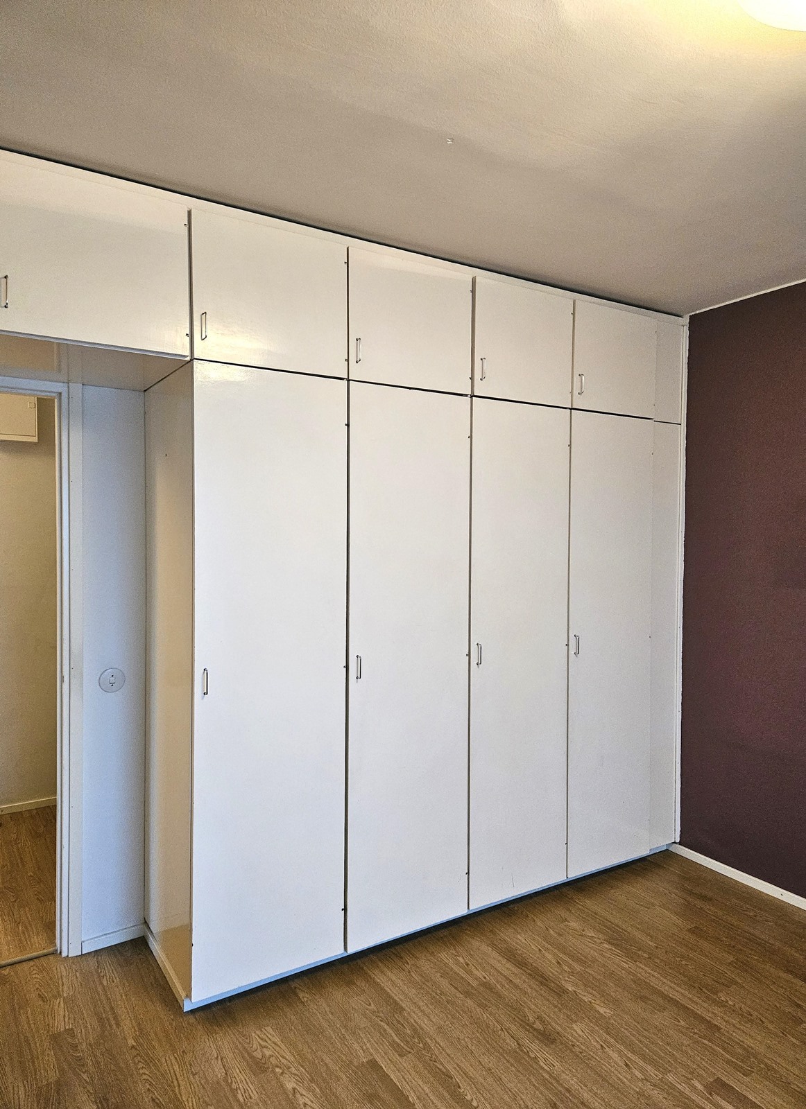 kaapistot makuuhuoneessa