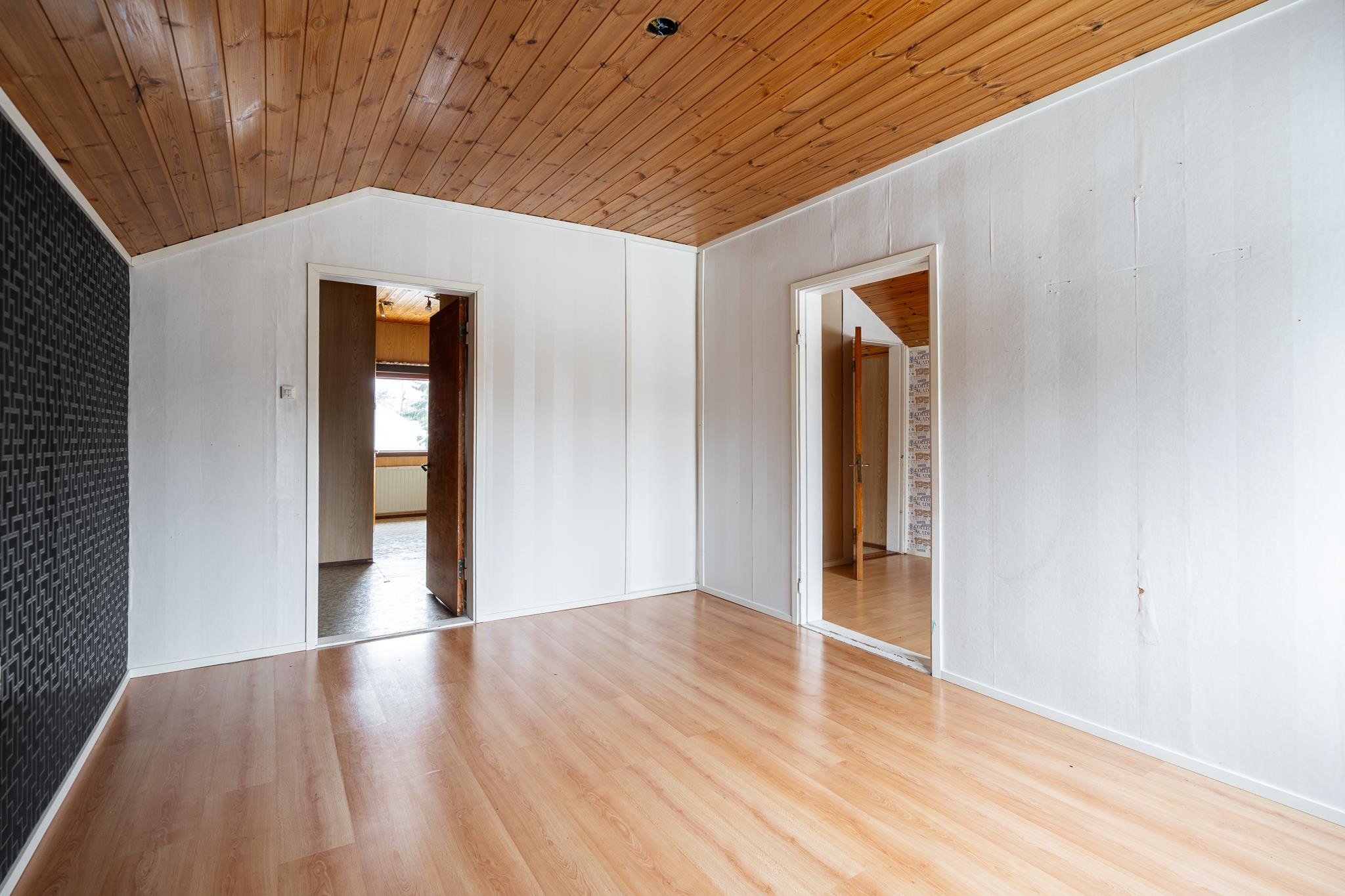 Yläkerran makuuhuone 2