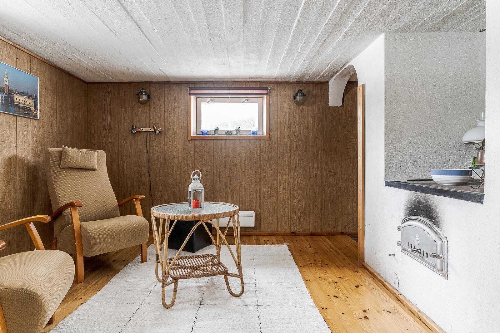 alakerran takkahuone