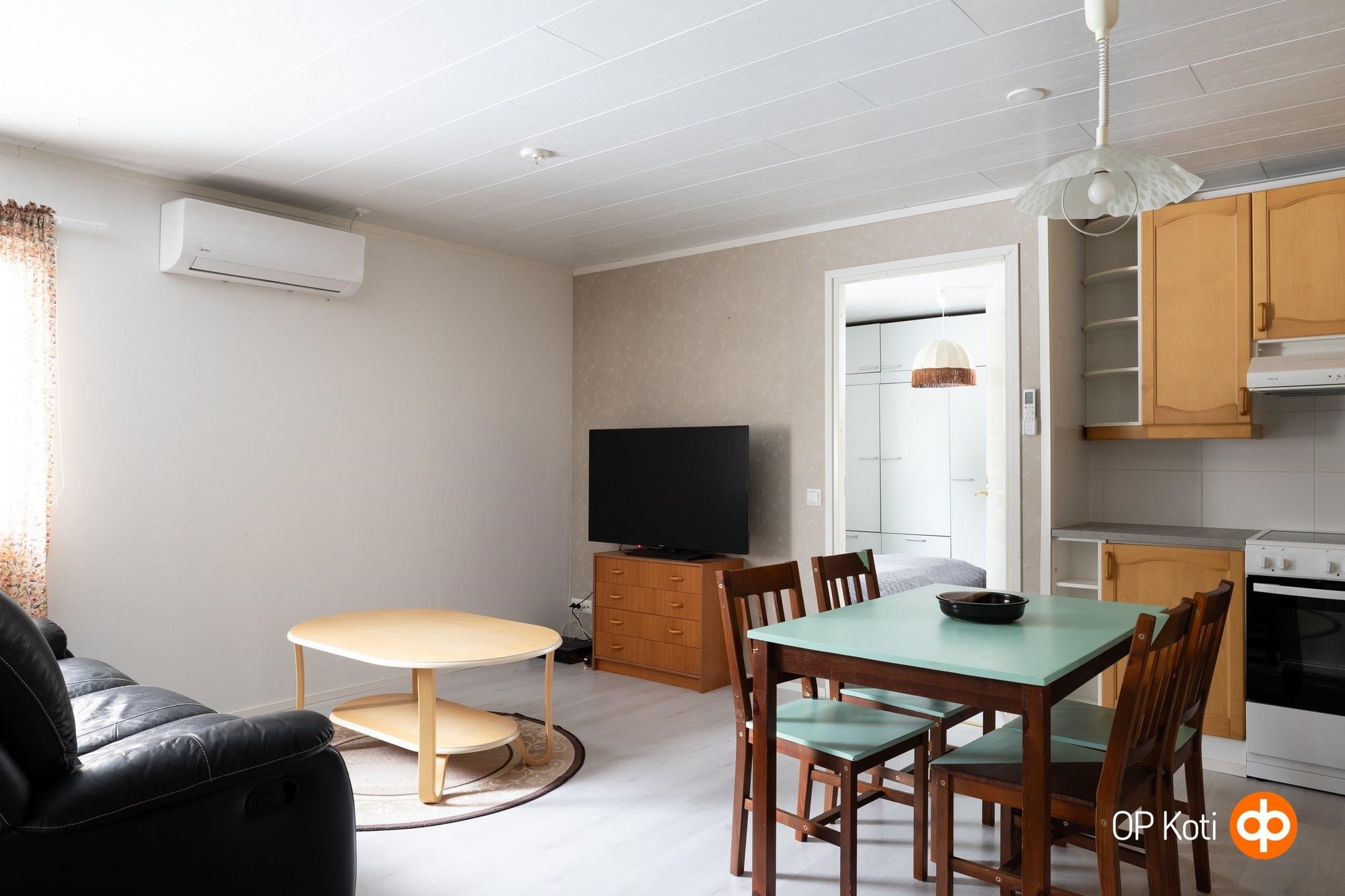 Hallin asunnon keittiö