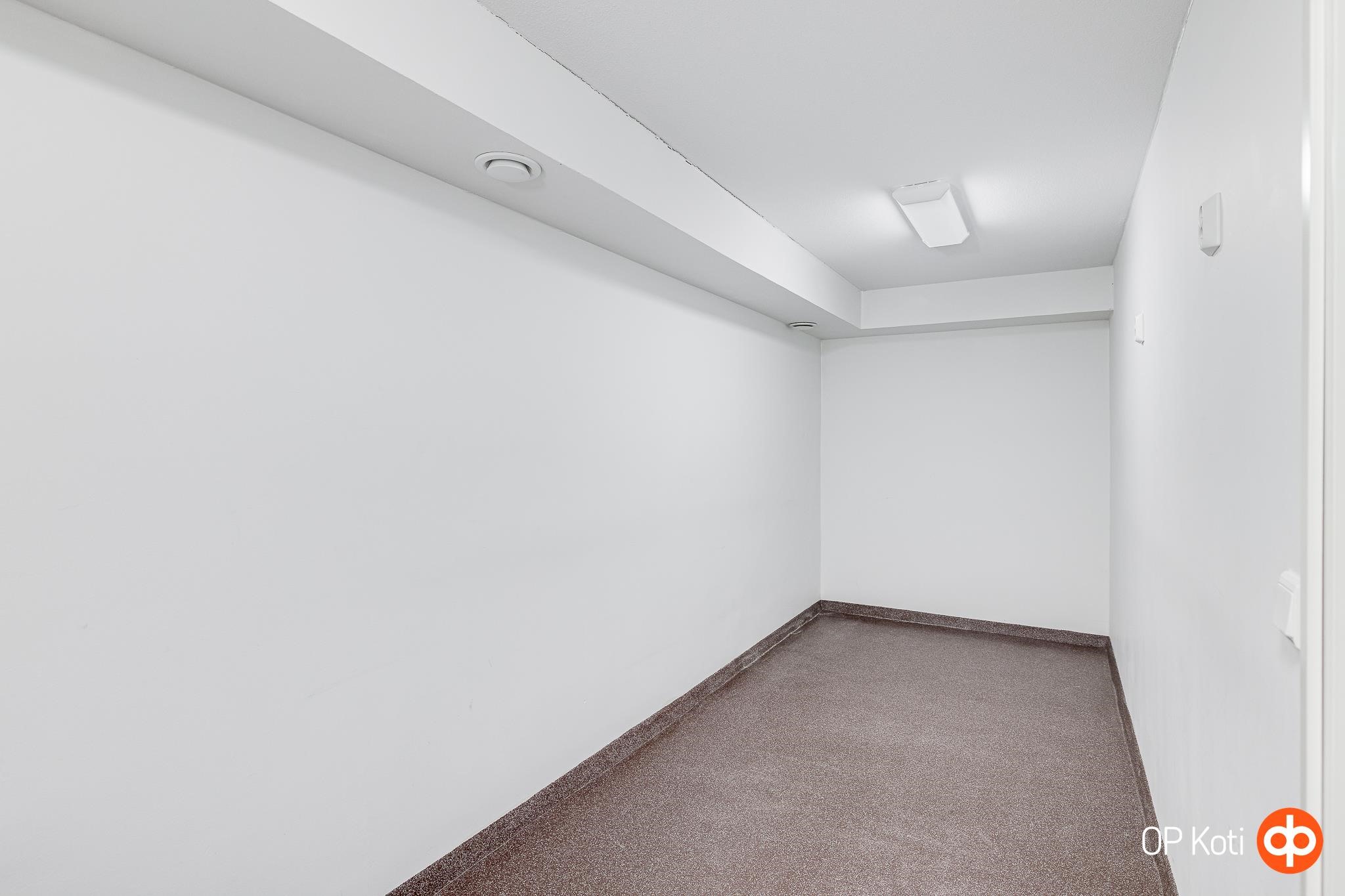 Varasto-/harrastetila