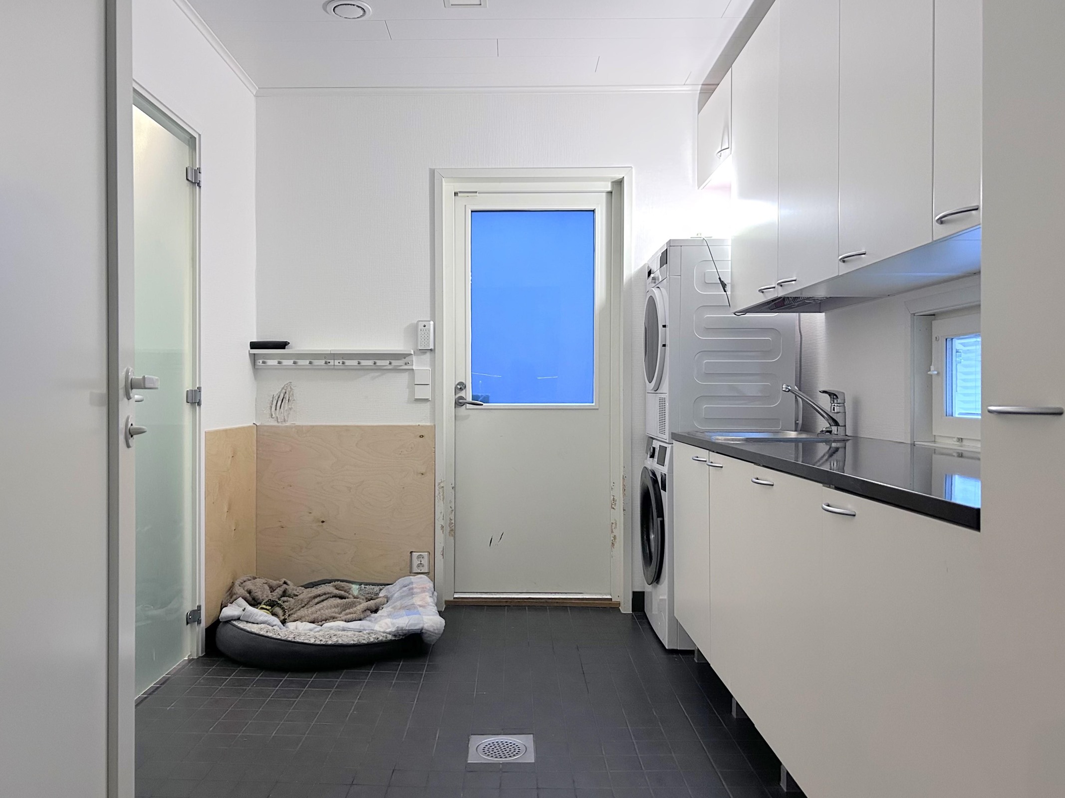 Kodinhoitohuoneen pinnat uusitaan ennen kodin luov