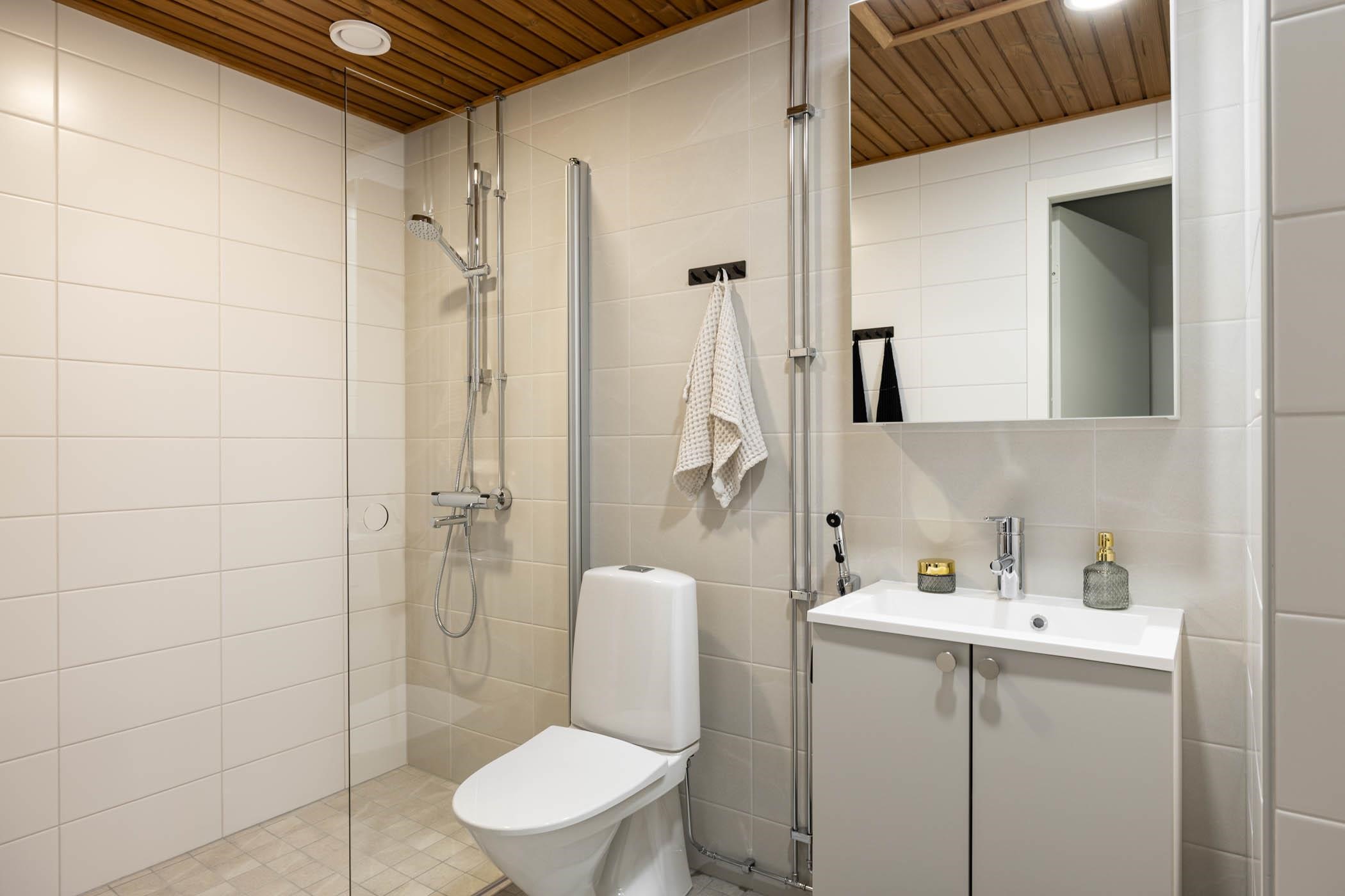 Kuva mallikalustetusta kolmiosta