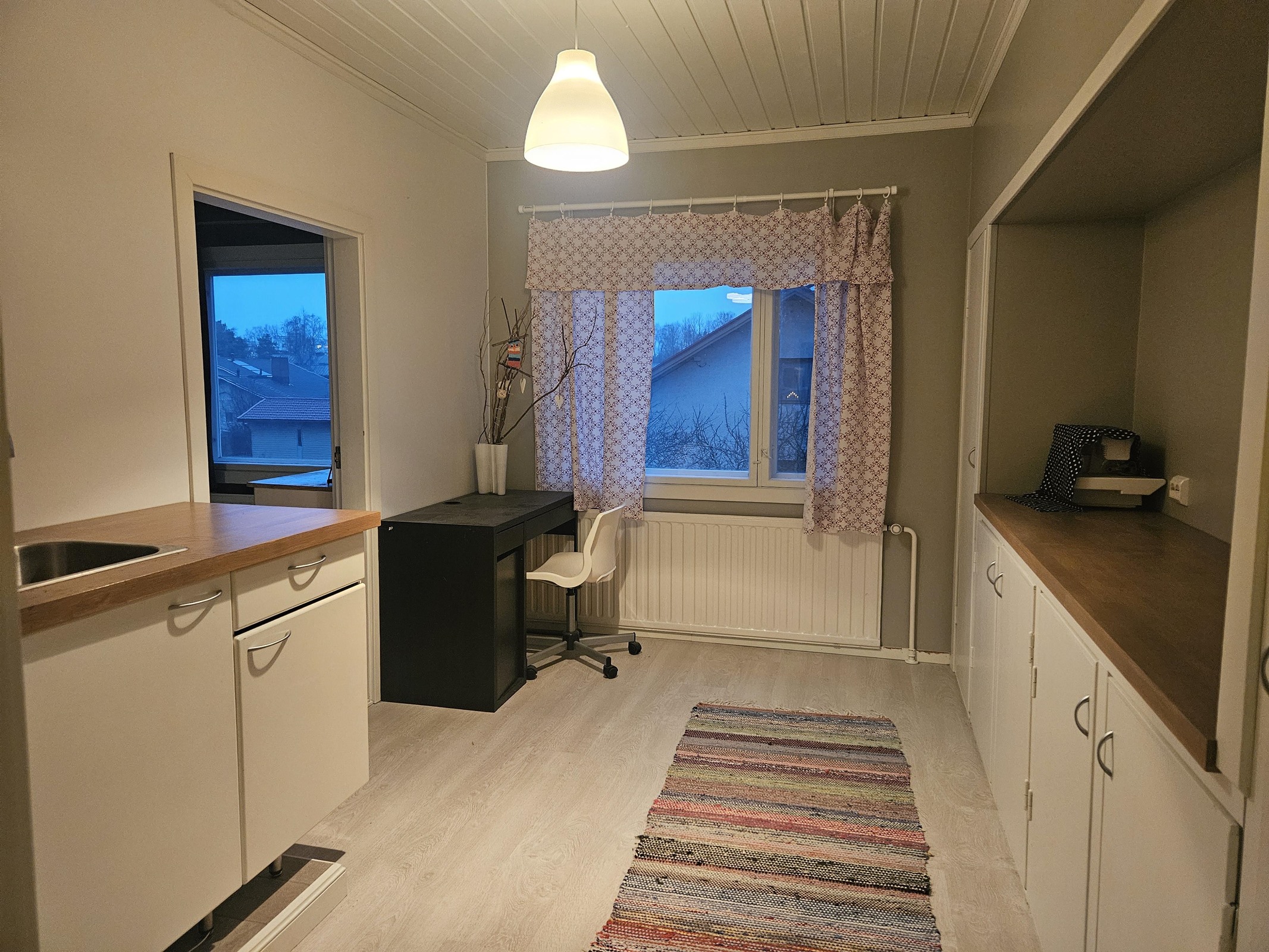 yläkerrassa kodinhoitotilaa