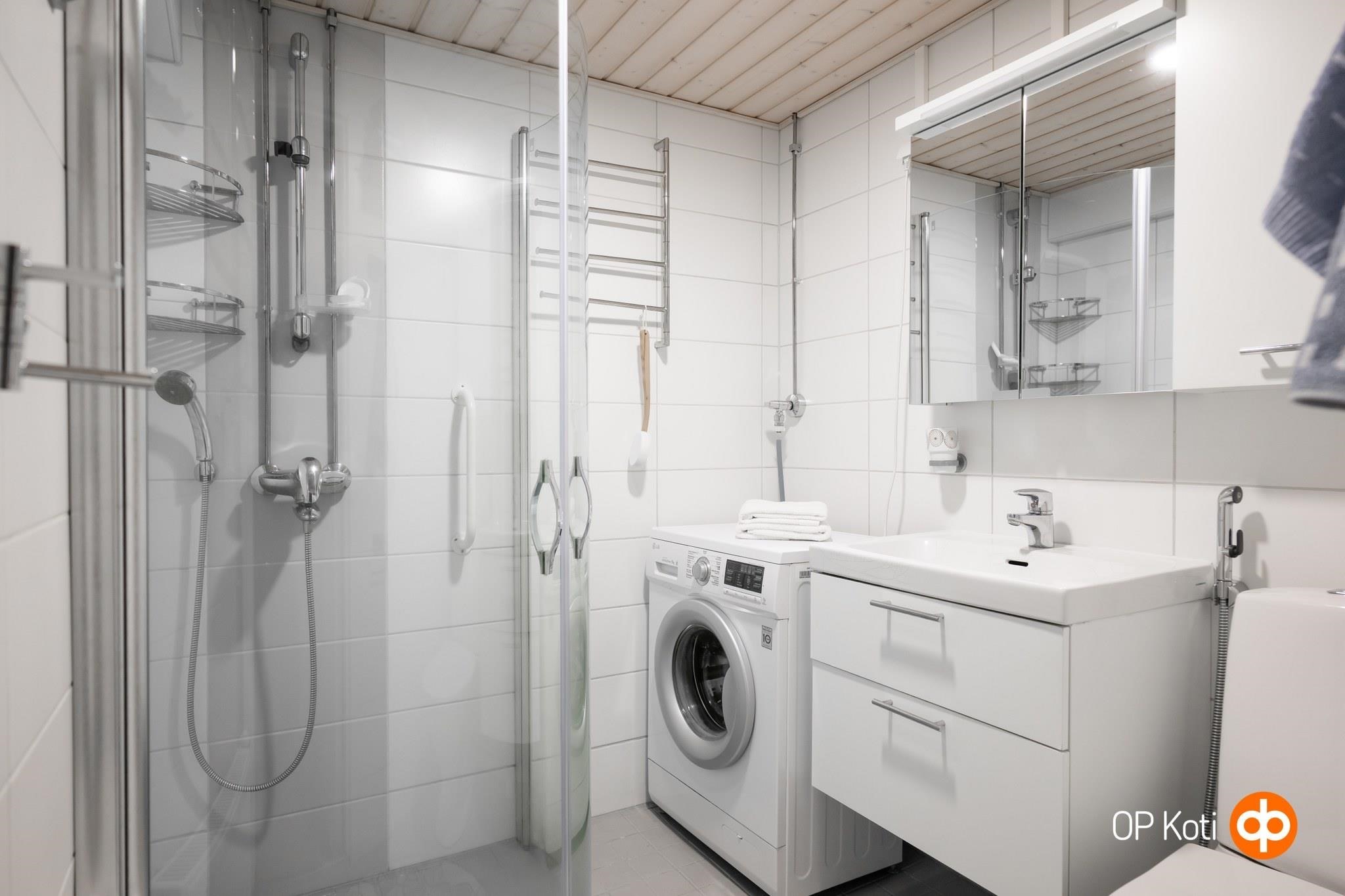 2015 remontoitu kylpyhuone