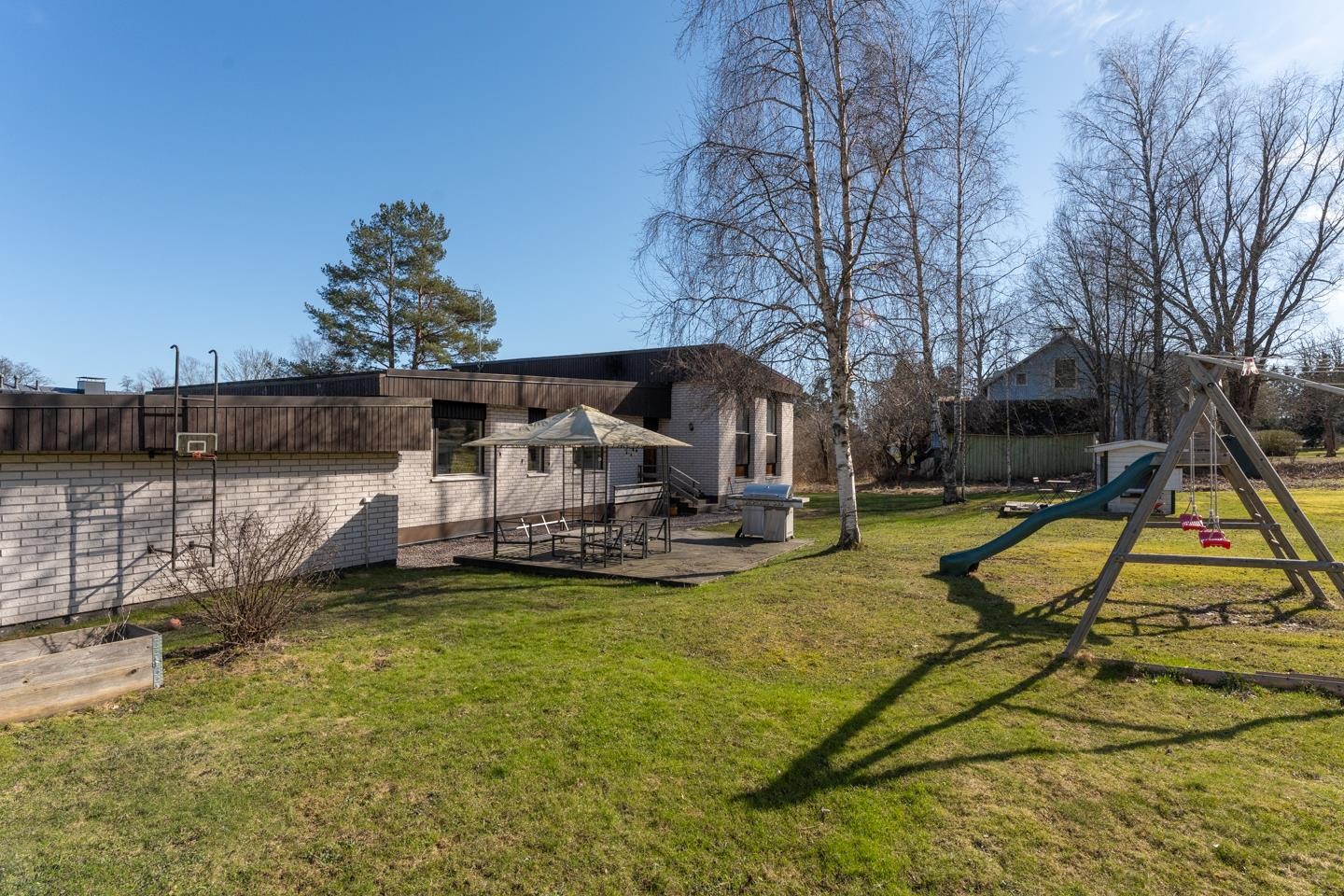 Takapiha - Bakgård