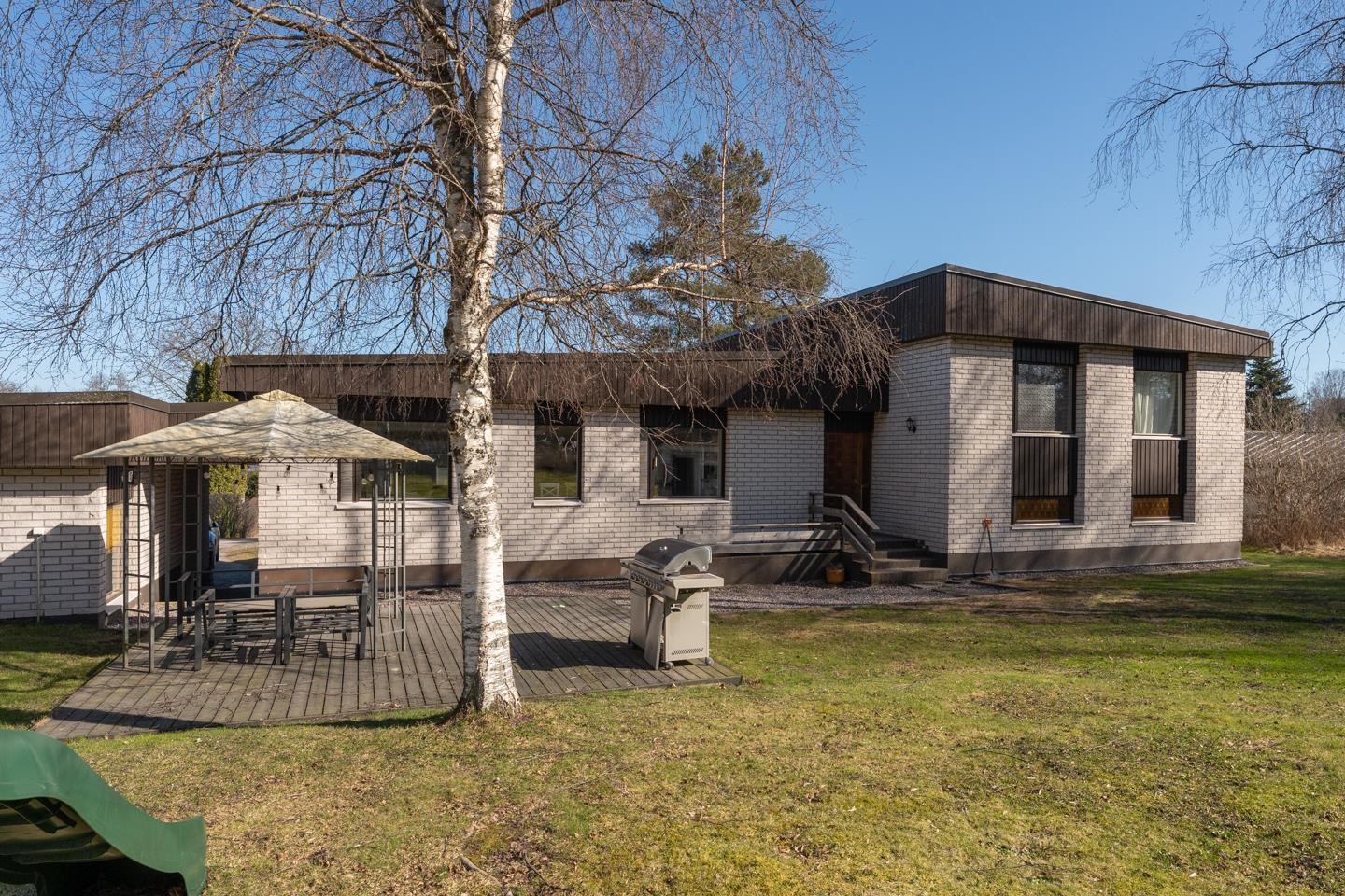 Takapiha - Bakgård