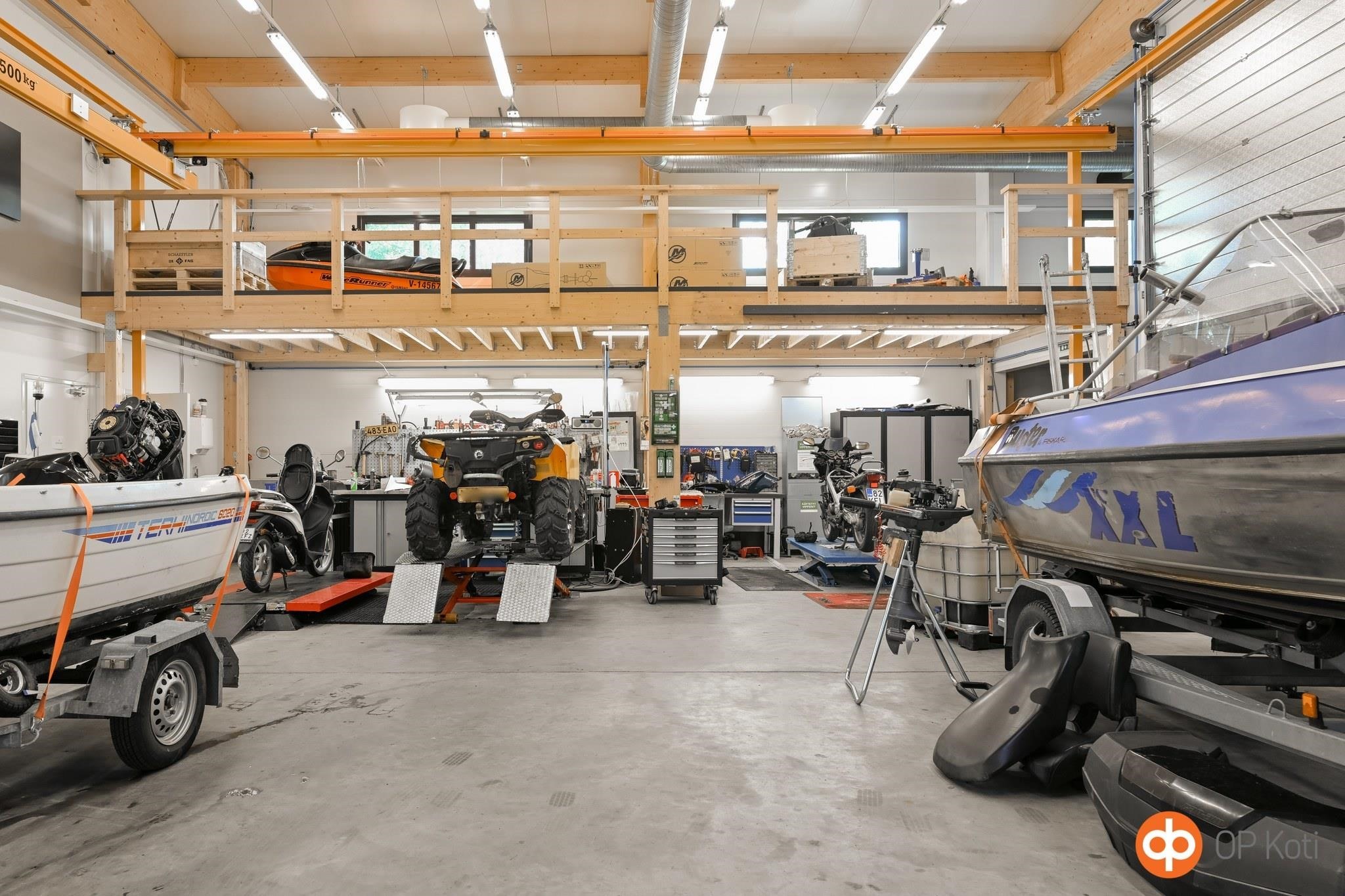 myymälärak. huoltohalli