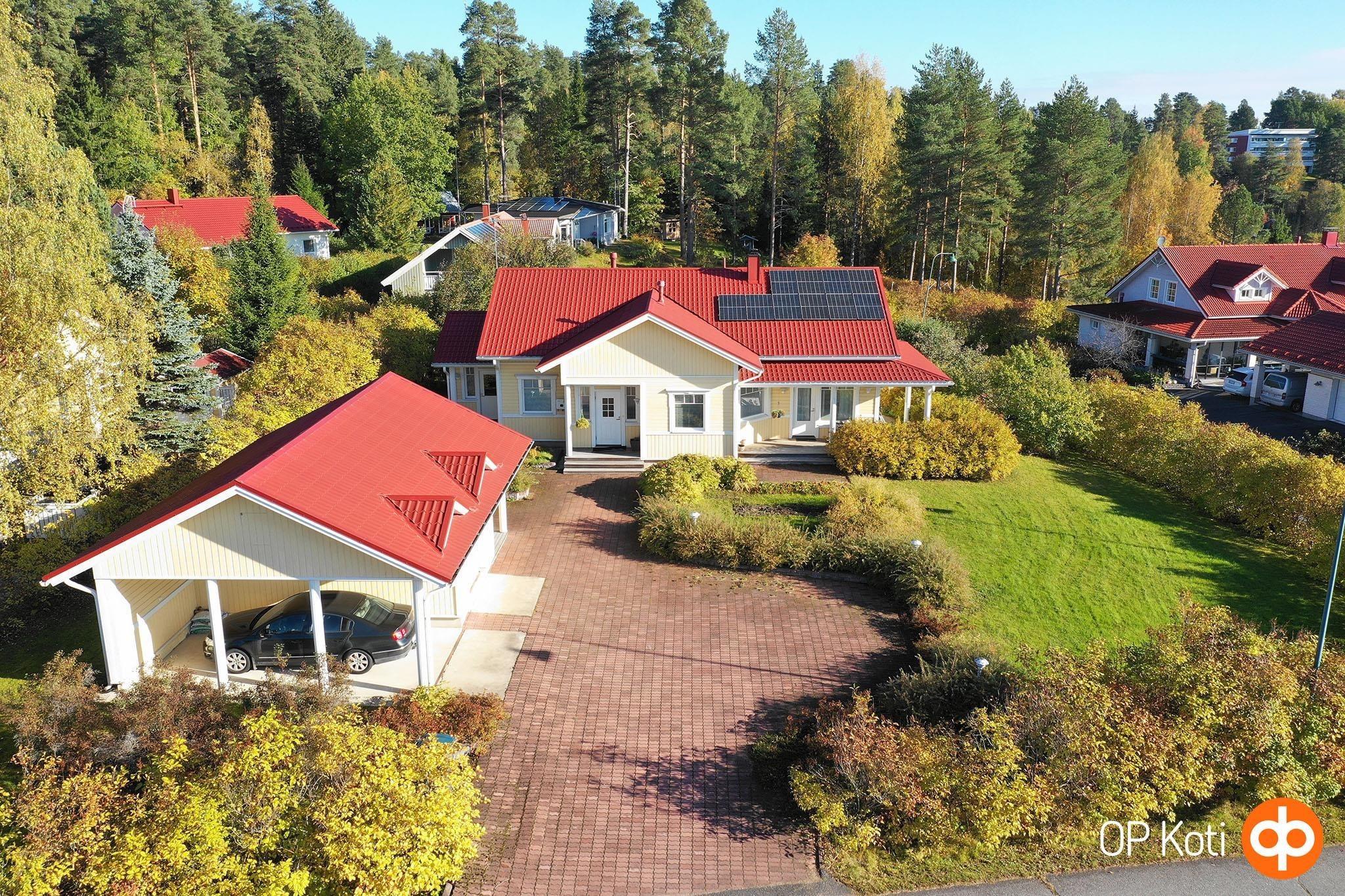 Julkisivu