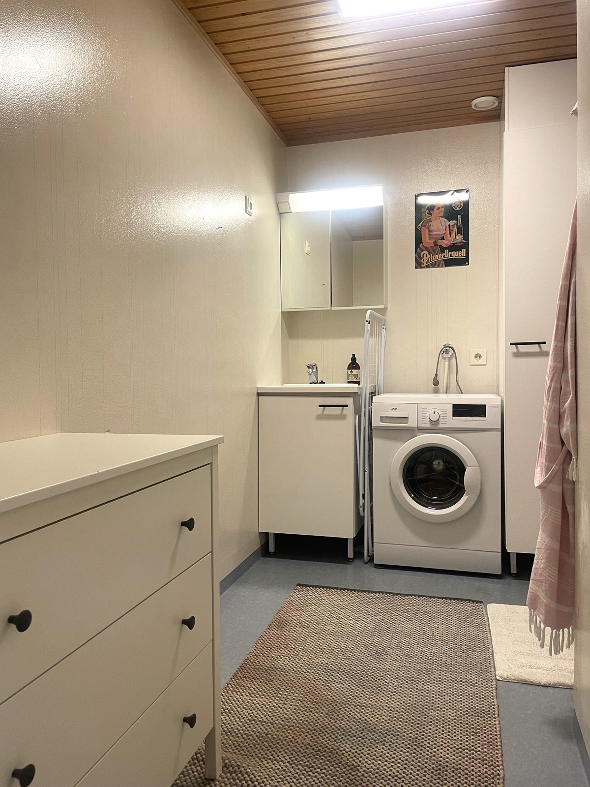 kodinhoitohuone/pukuhuone