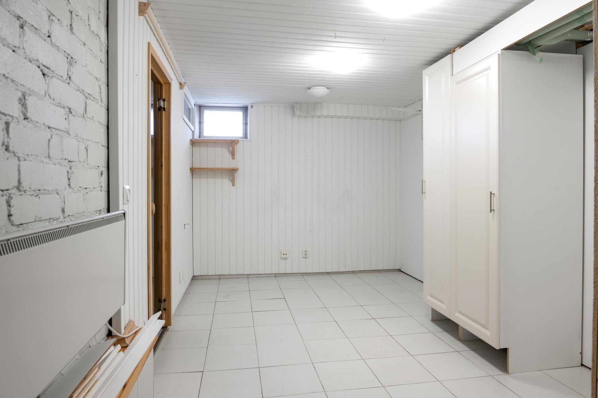 suurempi askarteluhuone